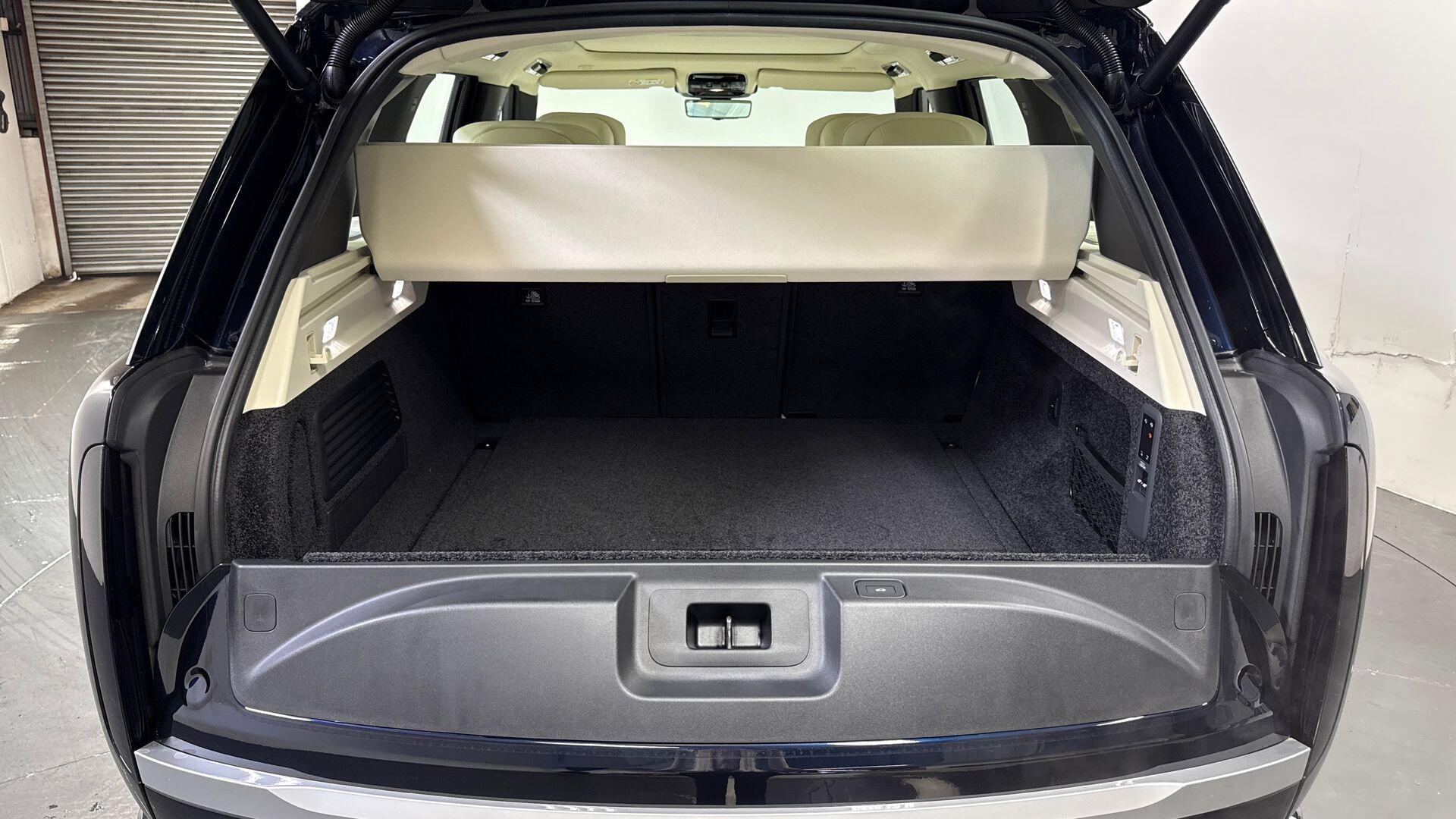 Land Rover Range Rover view 10
