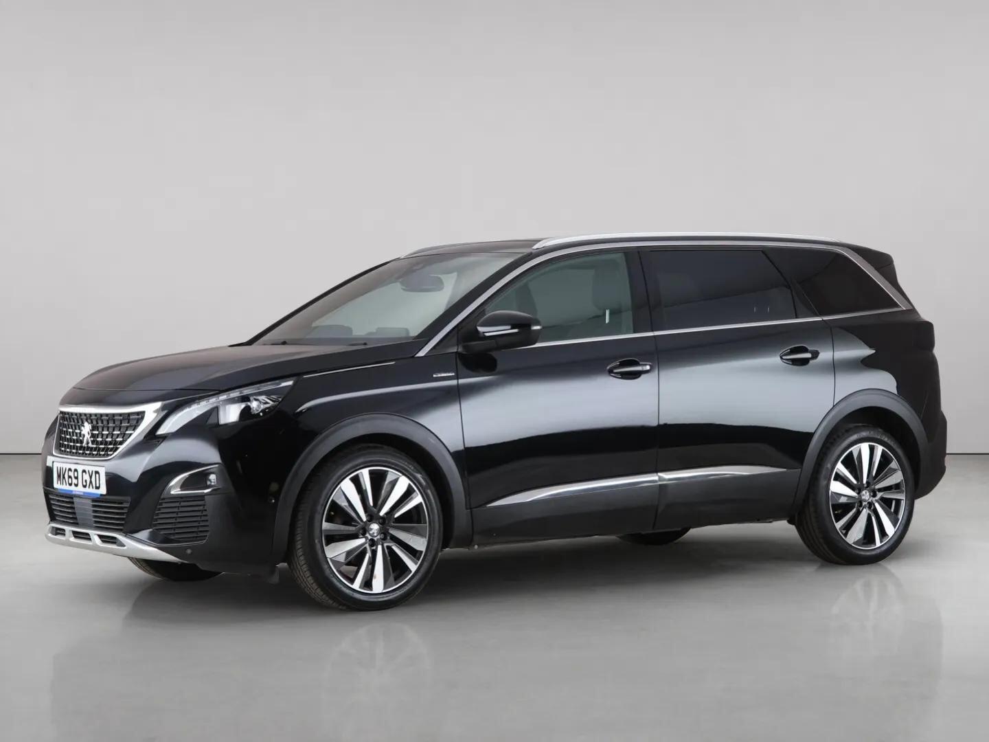Peugeot 5008 view 2