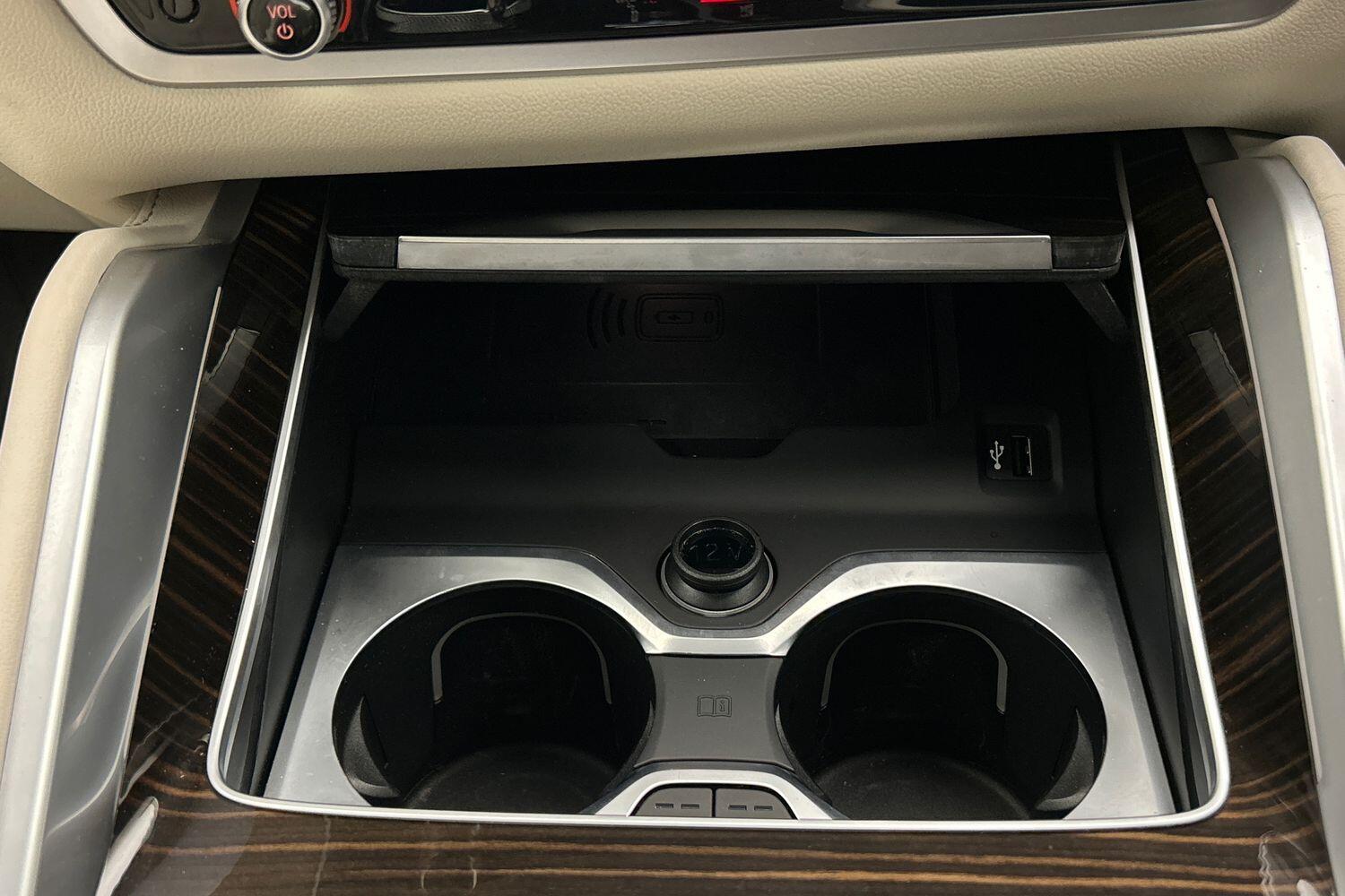 BMW X6 view 22