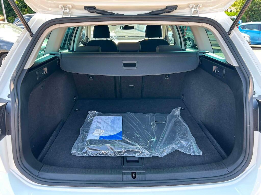Volkswagen Golf view 14
