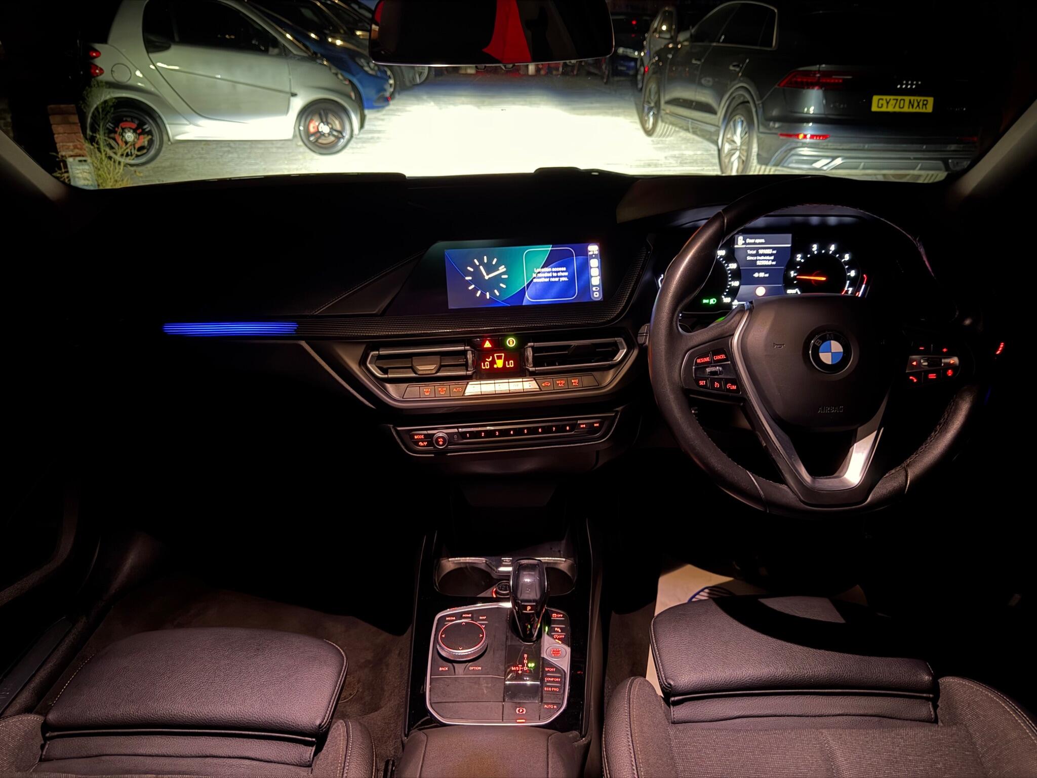 BMW 1 Series view 21