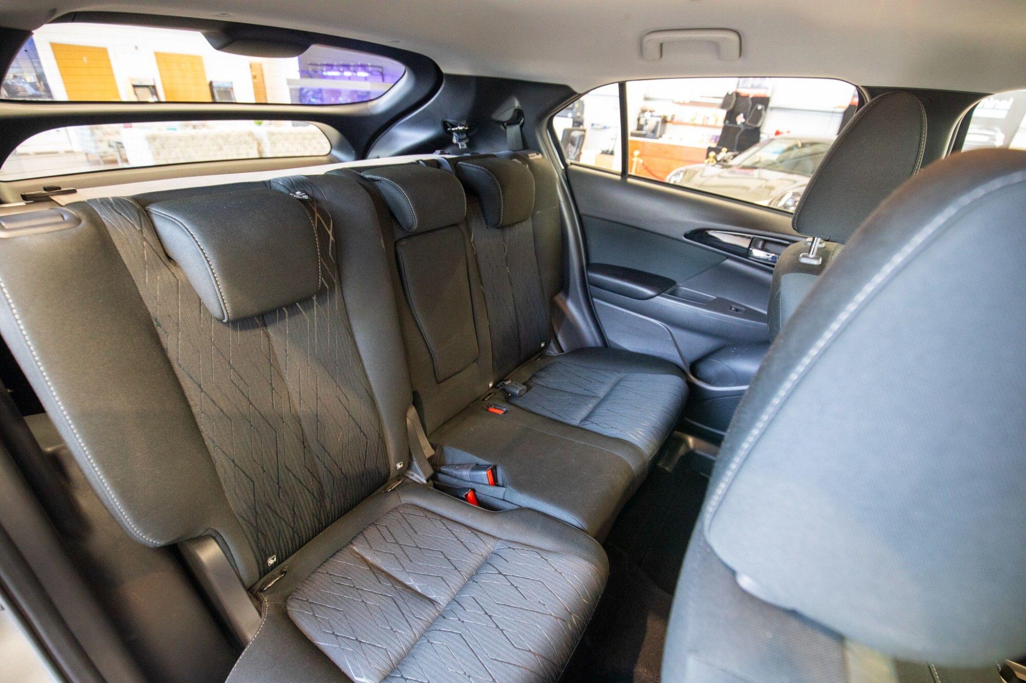 Mitsubishi Eclipse Cross view 8
