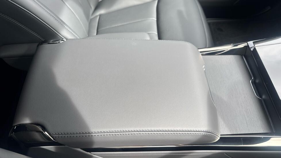 Land Rover Range Rover Sport view 26
