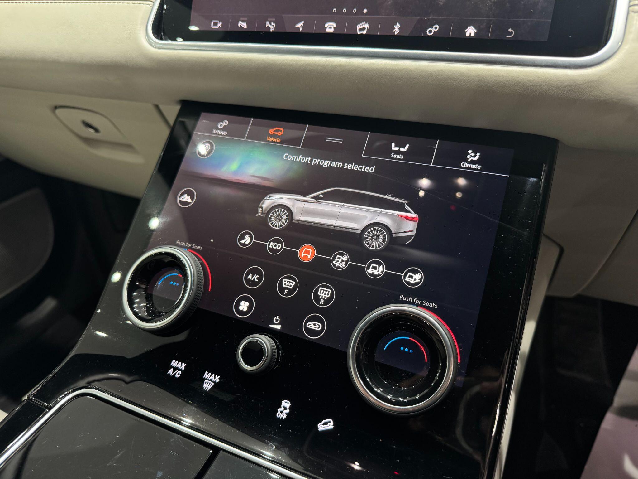 Land Rover Range Rover Velar view 31