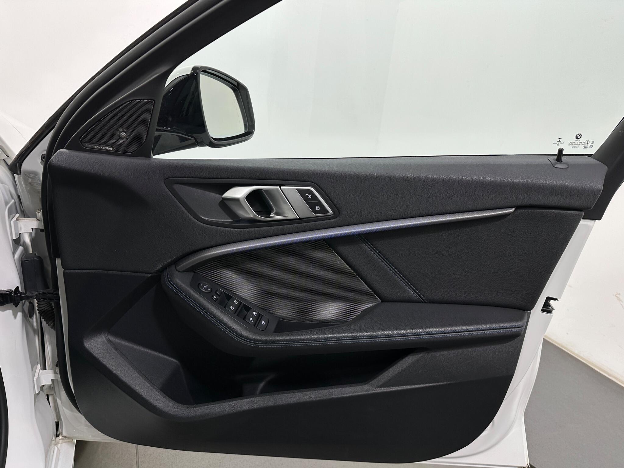 BMW 1 Series view 37