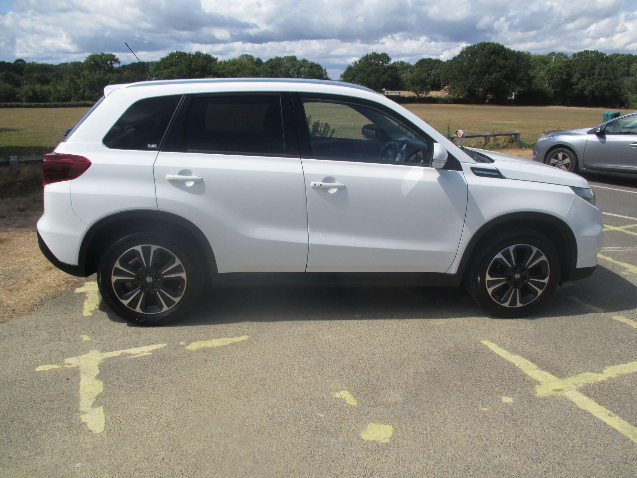 Suzuki Vitara view 9