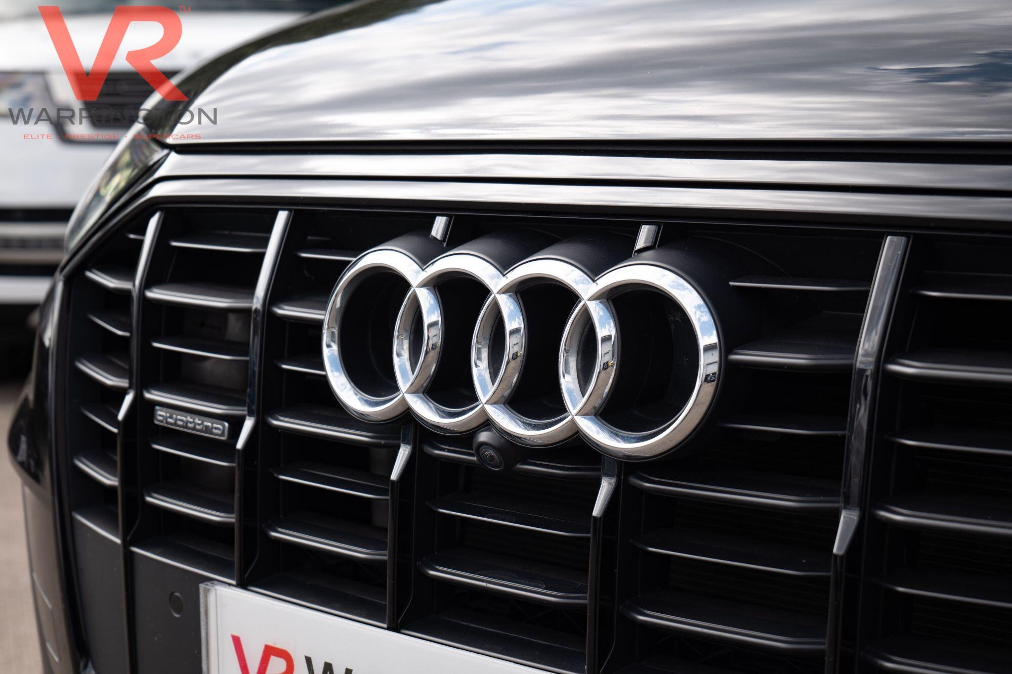 Audi Q7 view 42