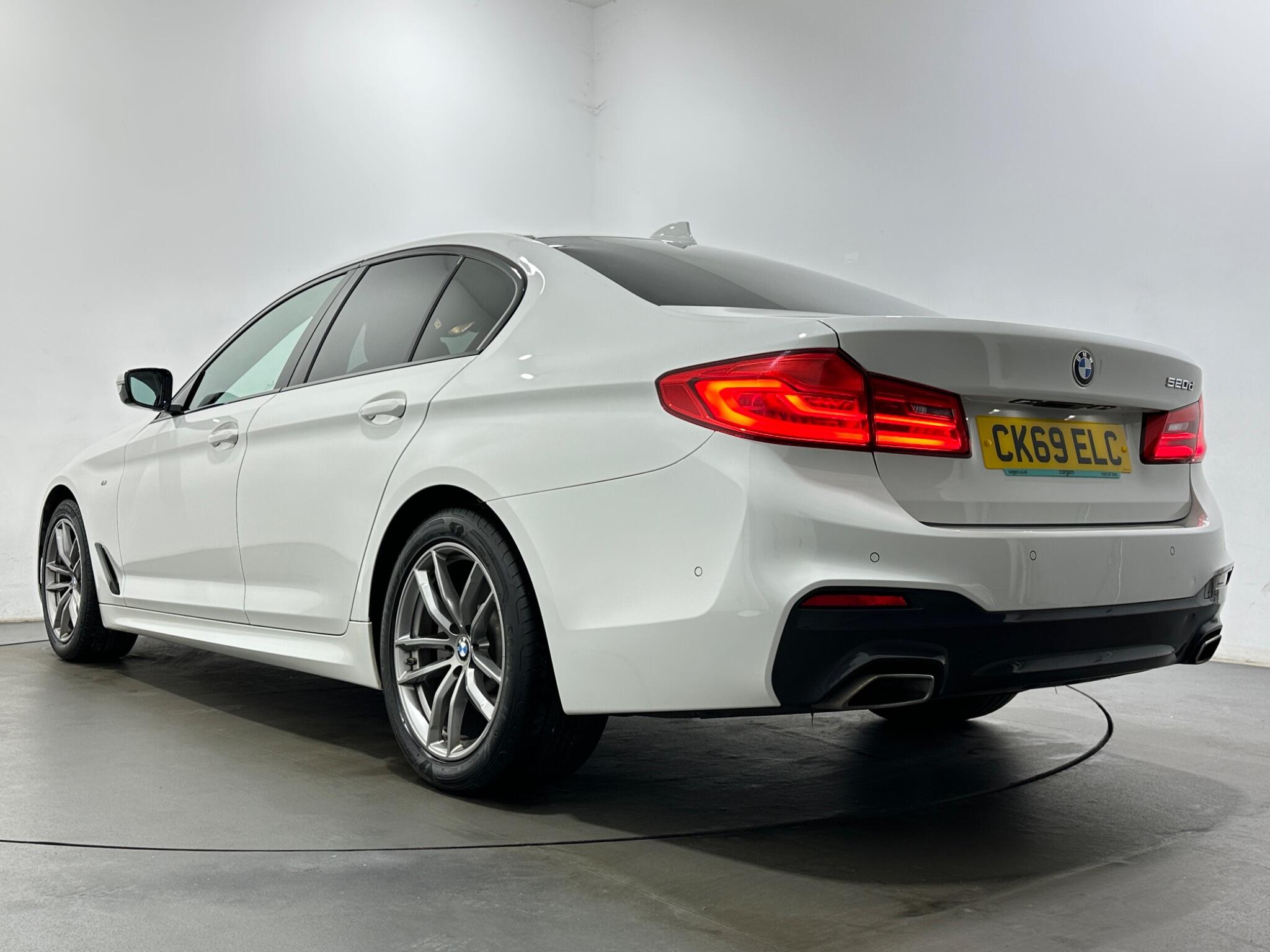 BMW 5 Series view 45