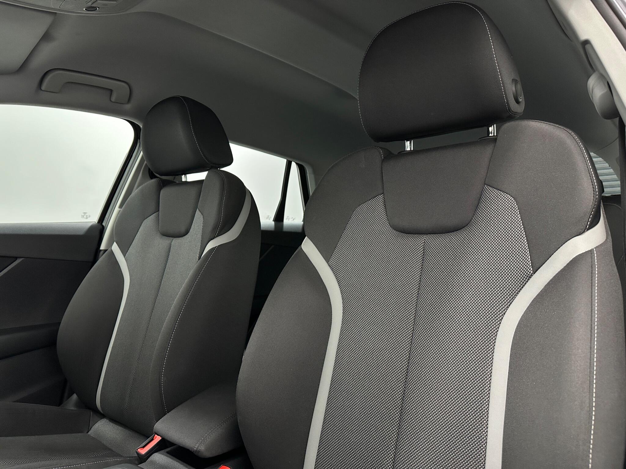 Audi Q2 view 36