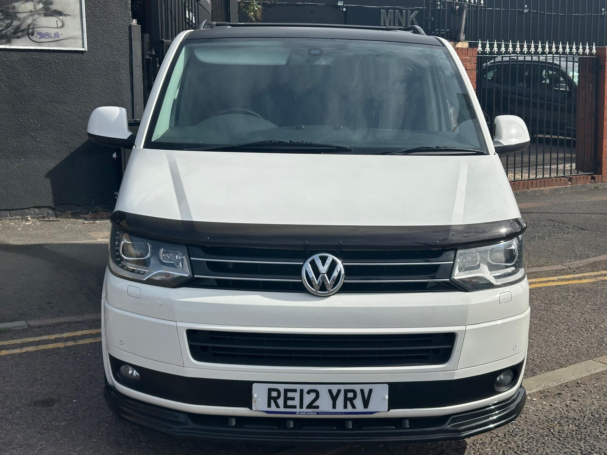 Volkswagen Caravelle view 2