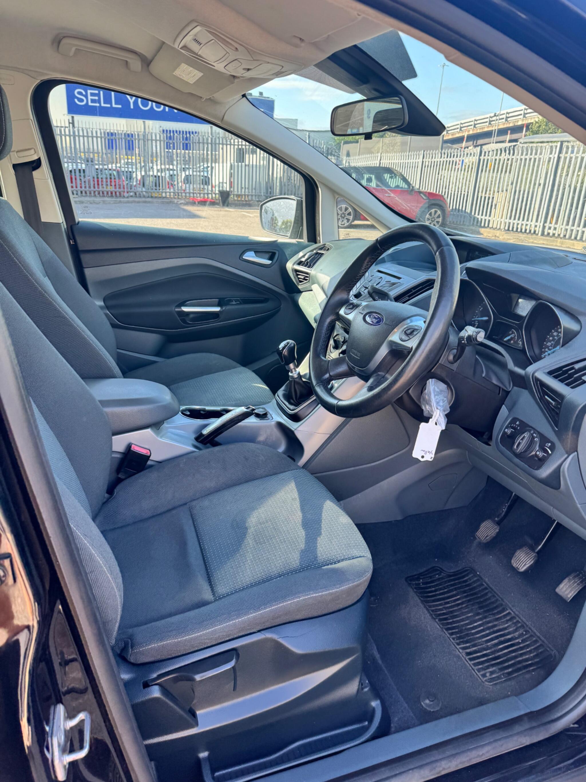Ford C-Max view 27