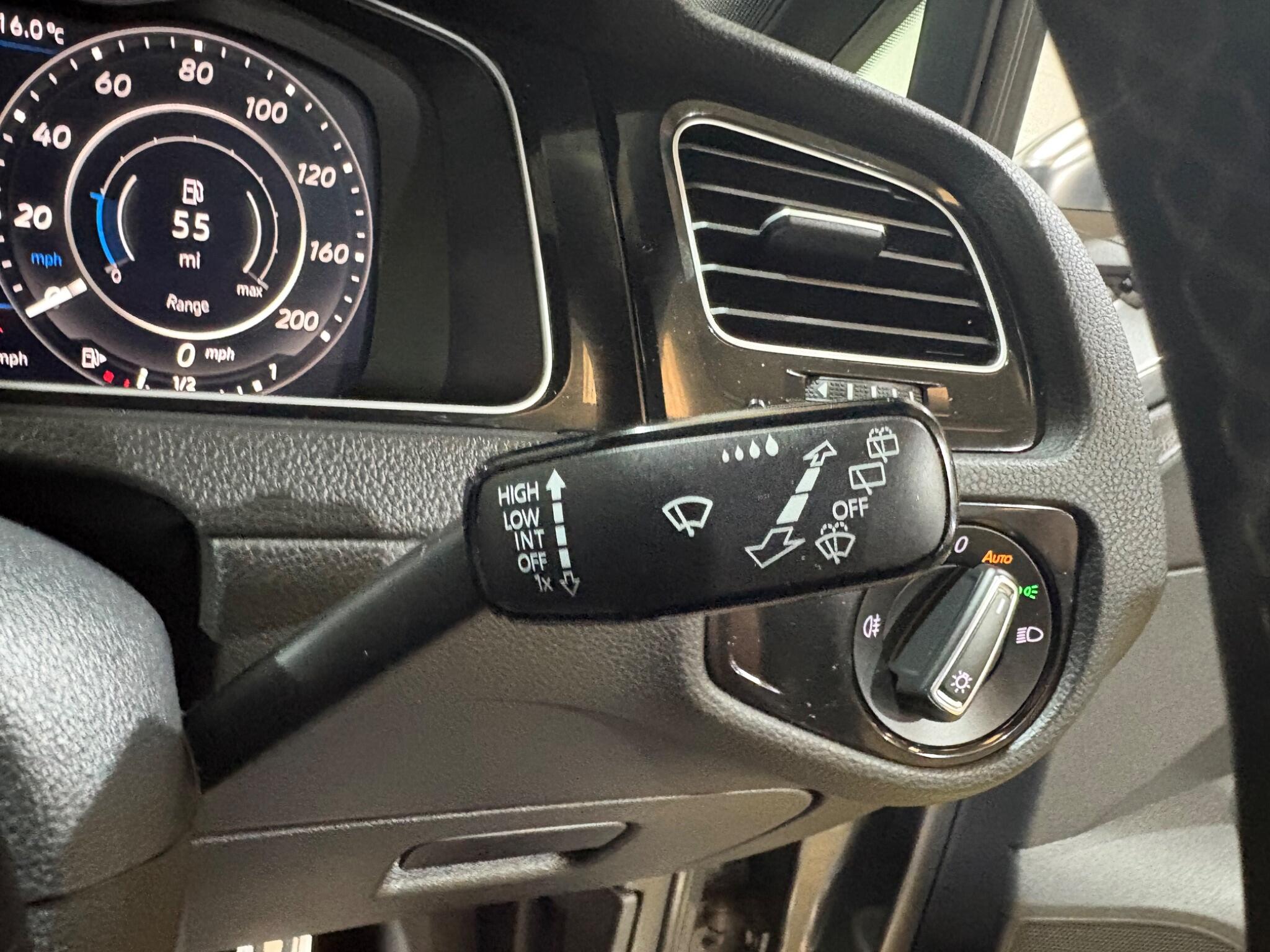 Volkswagen Golf view 32