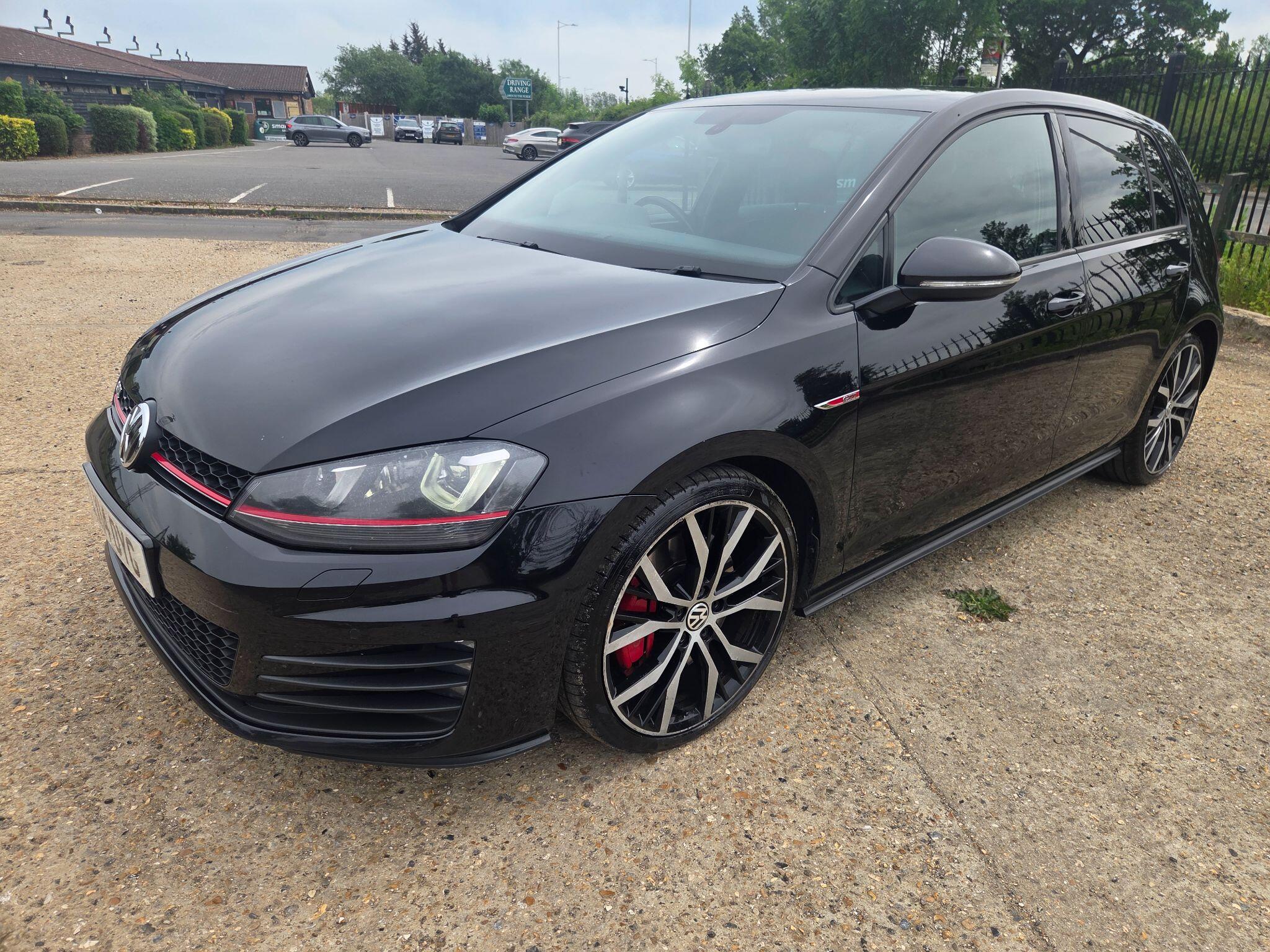 Volkswagen Golf view 4