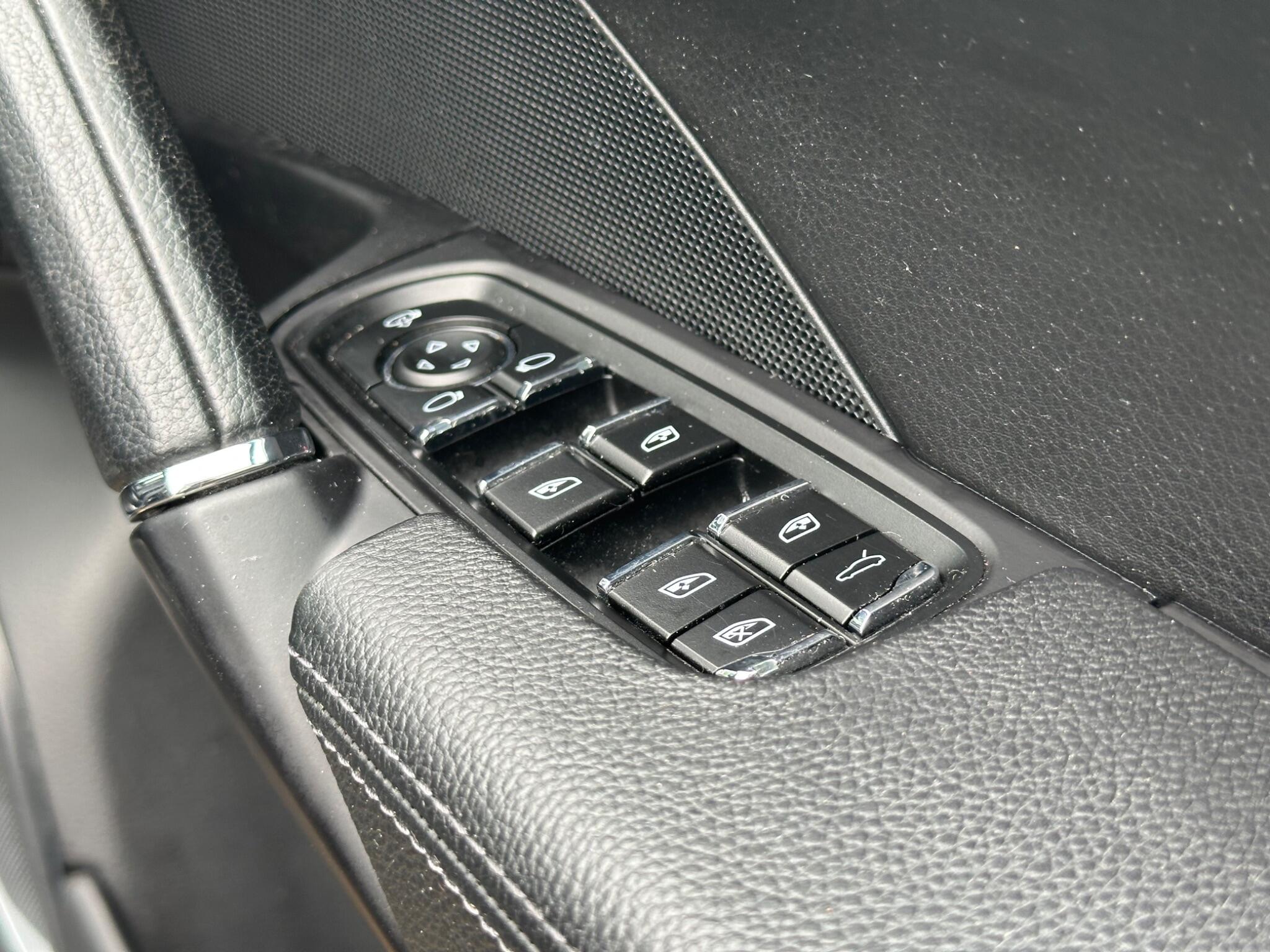 Porsche Cayenne view 22