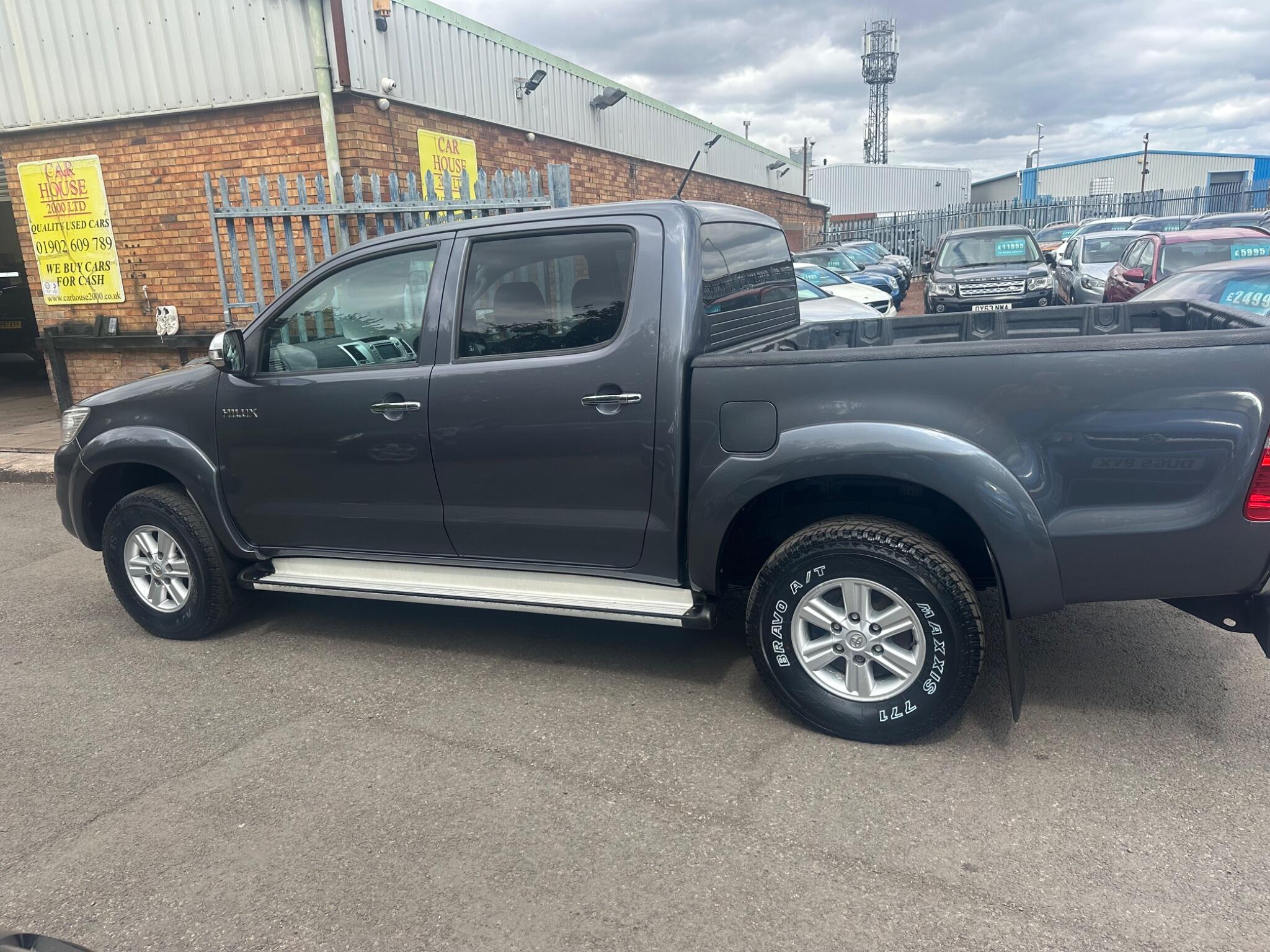 Toyota Hilux view 10