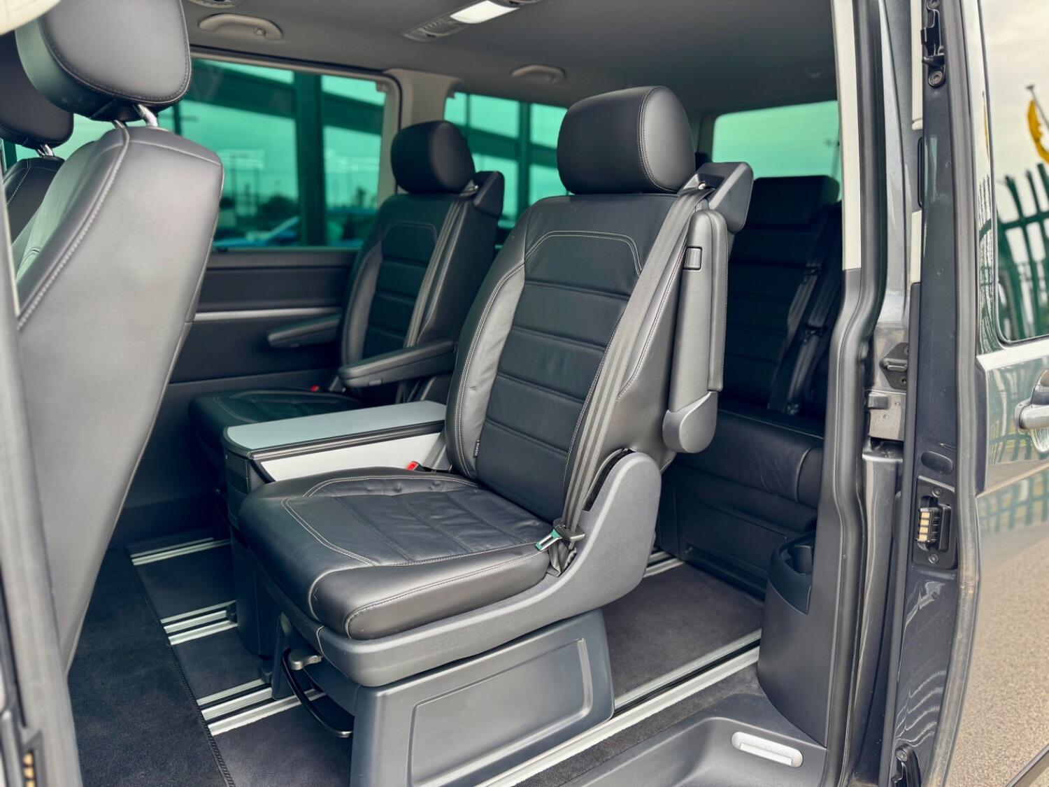Volkswagen Caravelle view 56
