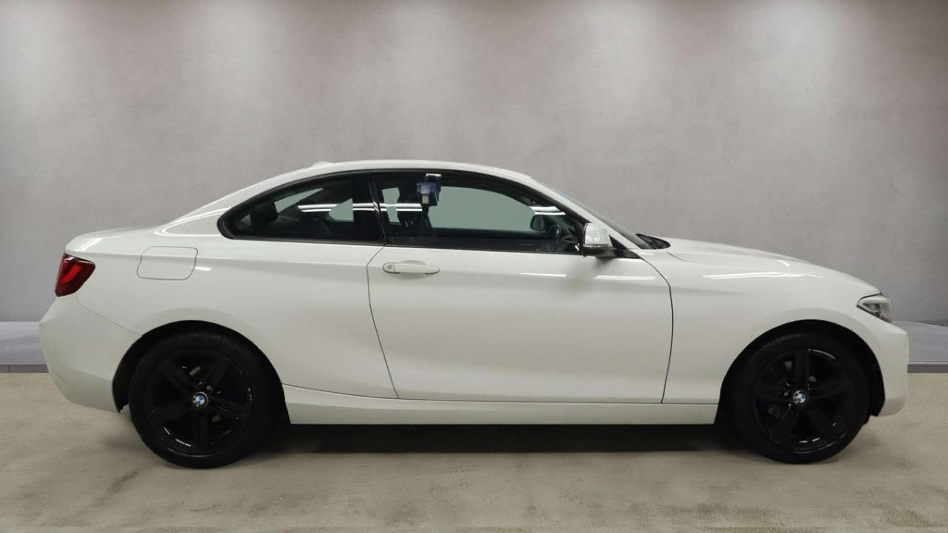 BMW 2 Series view 11