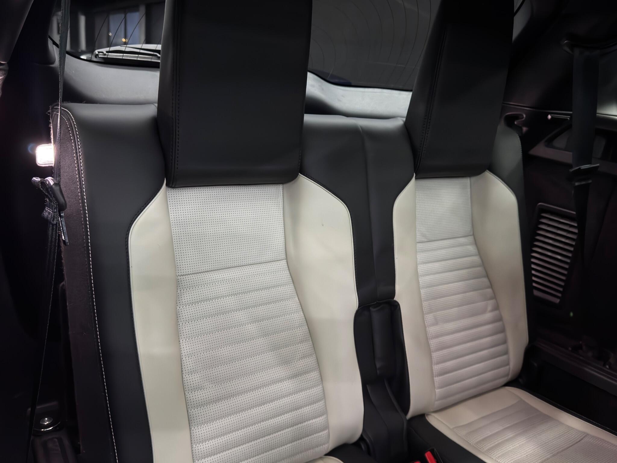 Land Rover Discovery Sport view 16
