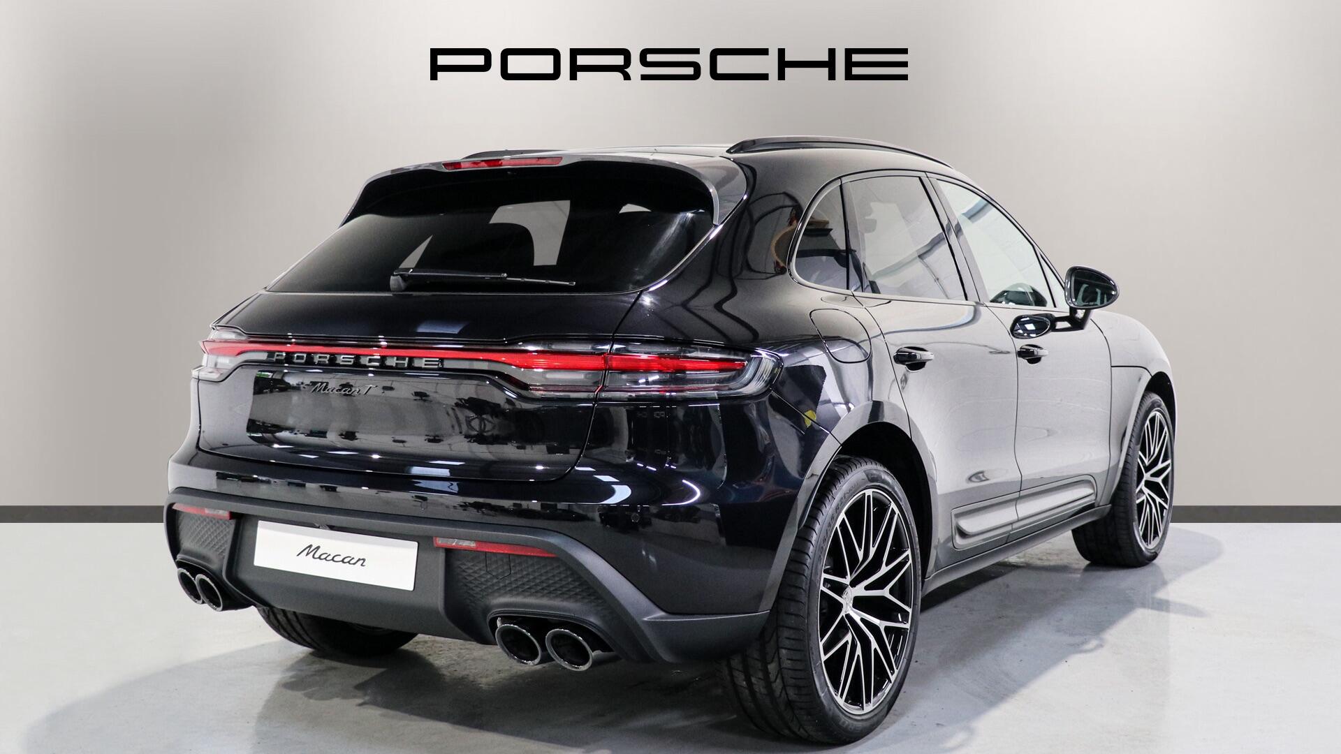 Porsche Macan view 8
