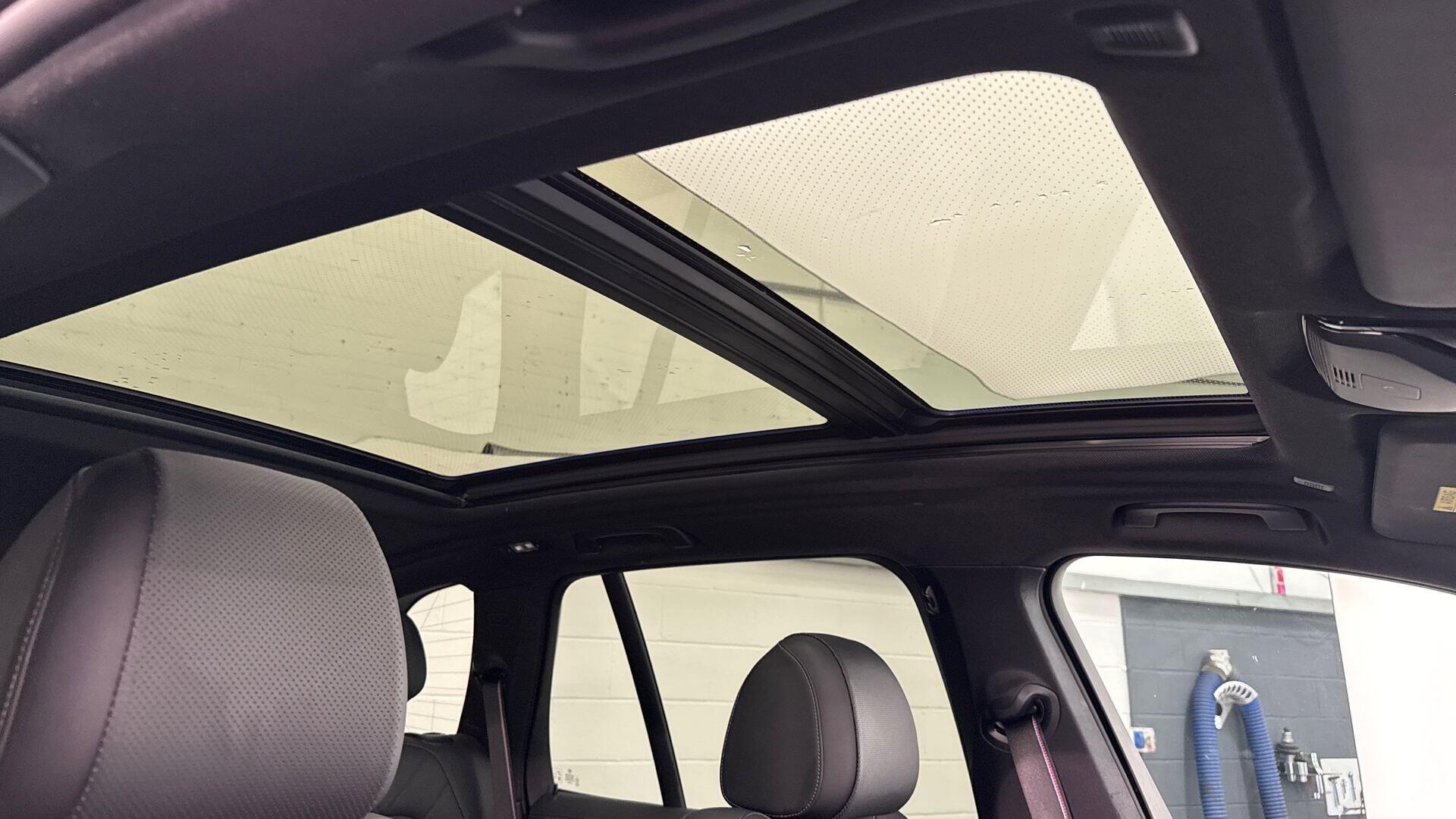 BMW X5 view 22