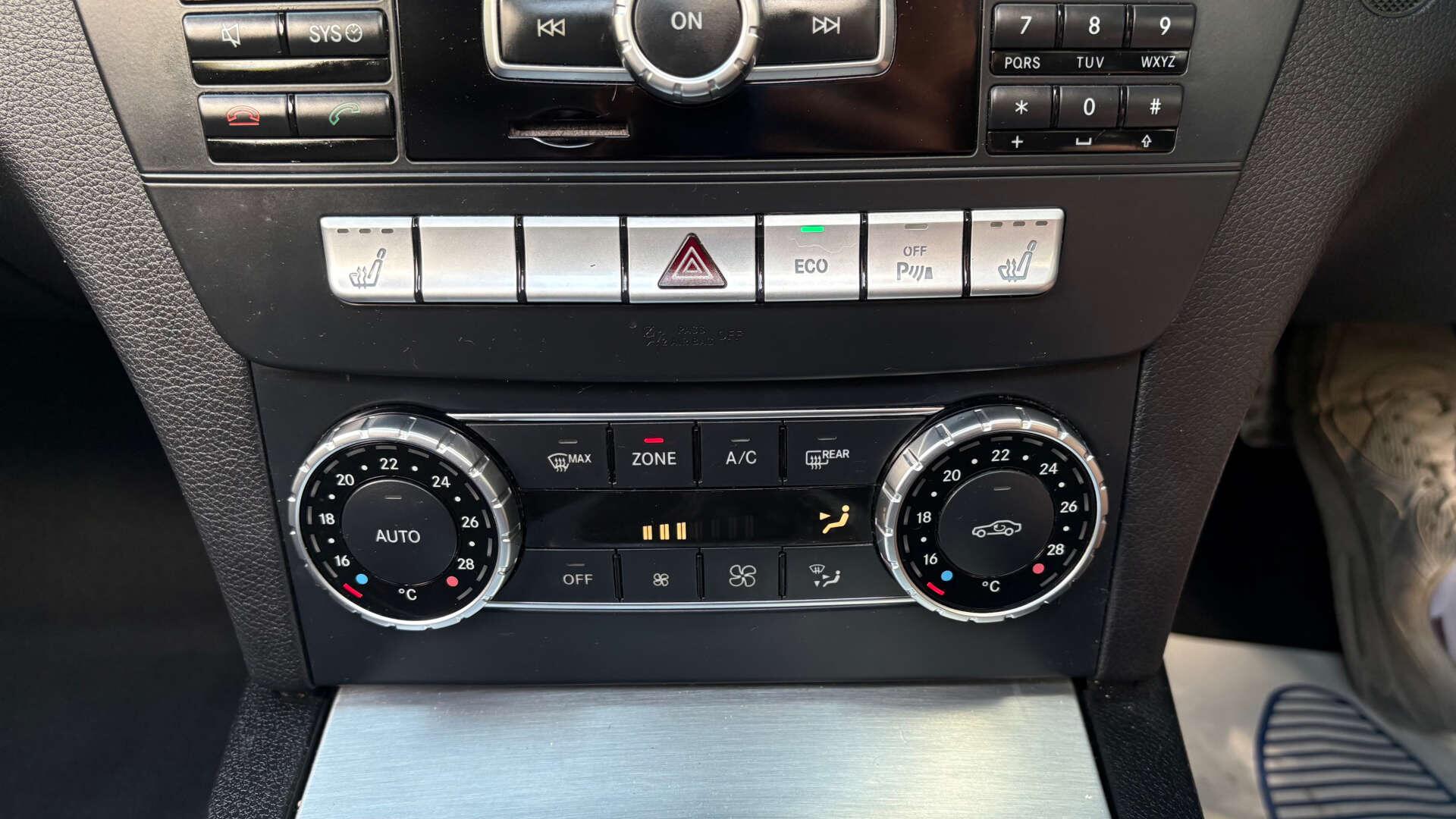 Mercedes-Benz C-Class view 28