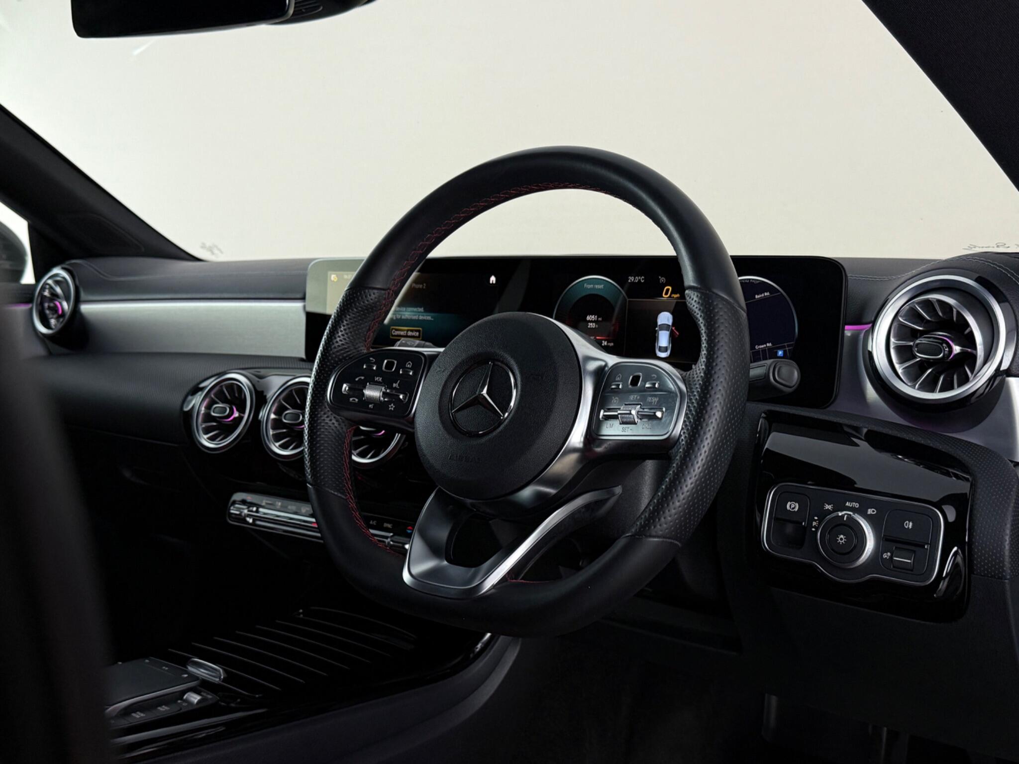Mercedes-Benz Cla view 3