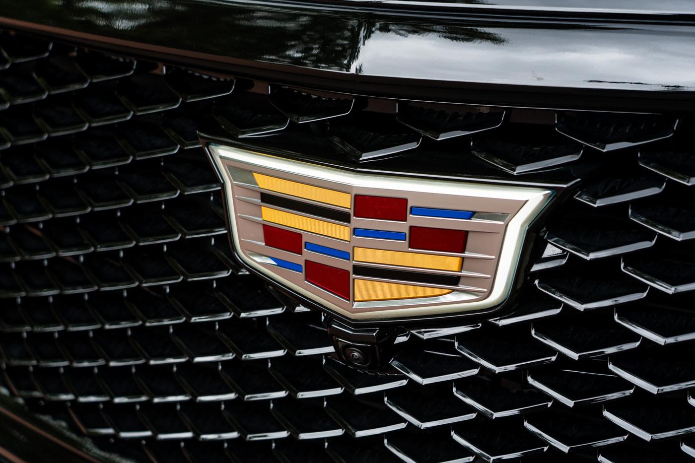 Cadillac Escalade view 9