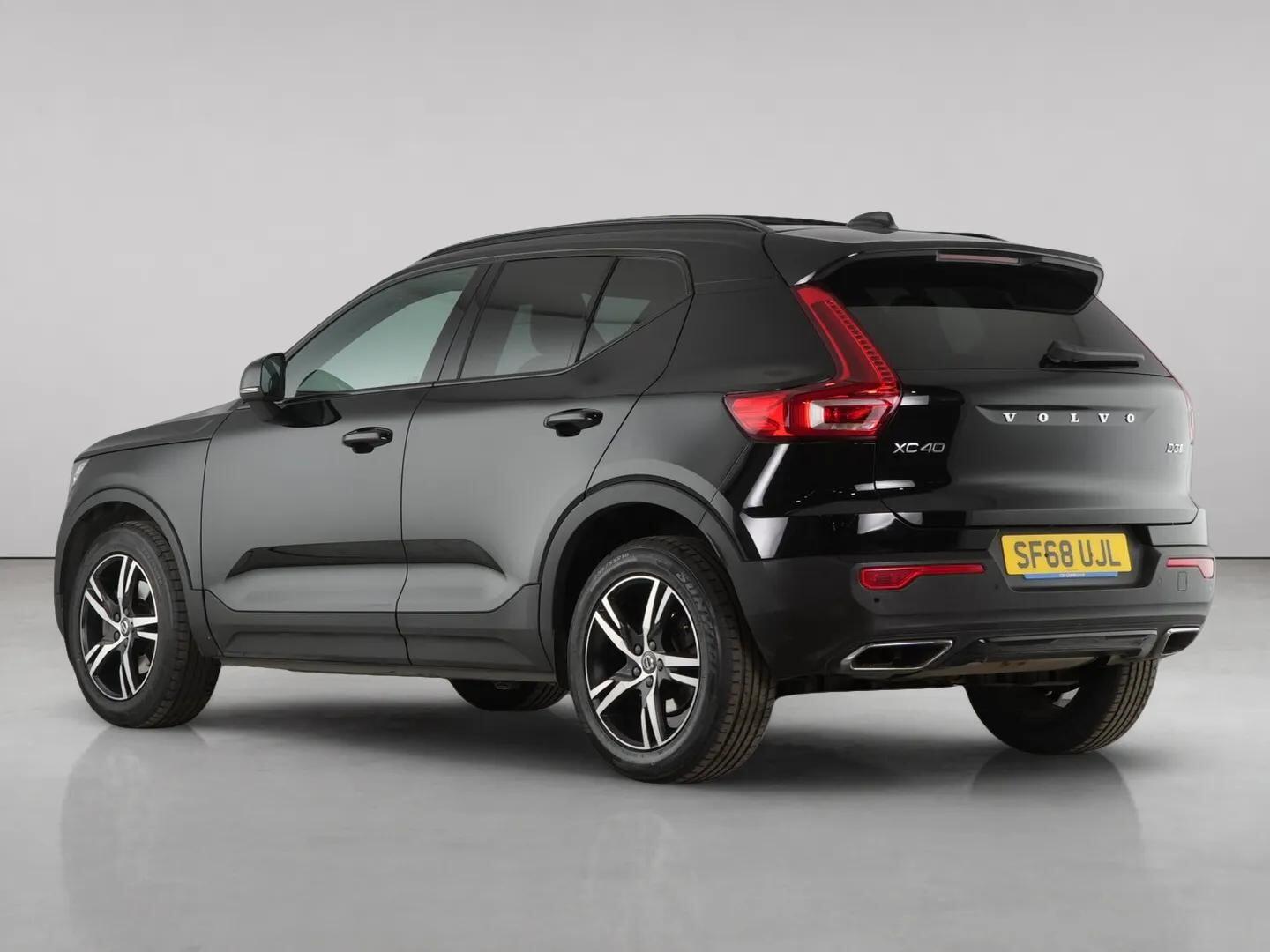 Volvo XC40 view 9