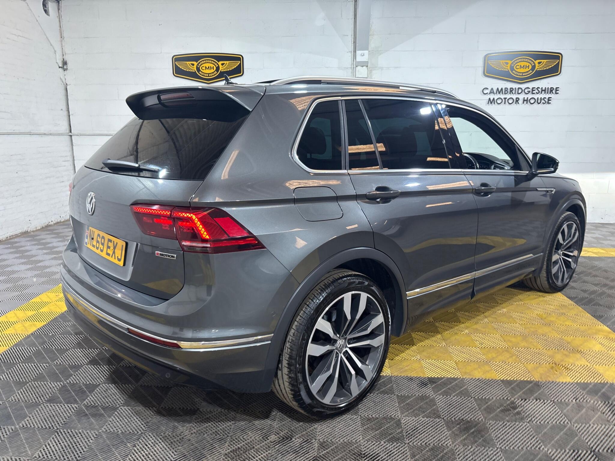Volkswagen Tiguan view 16
