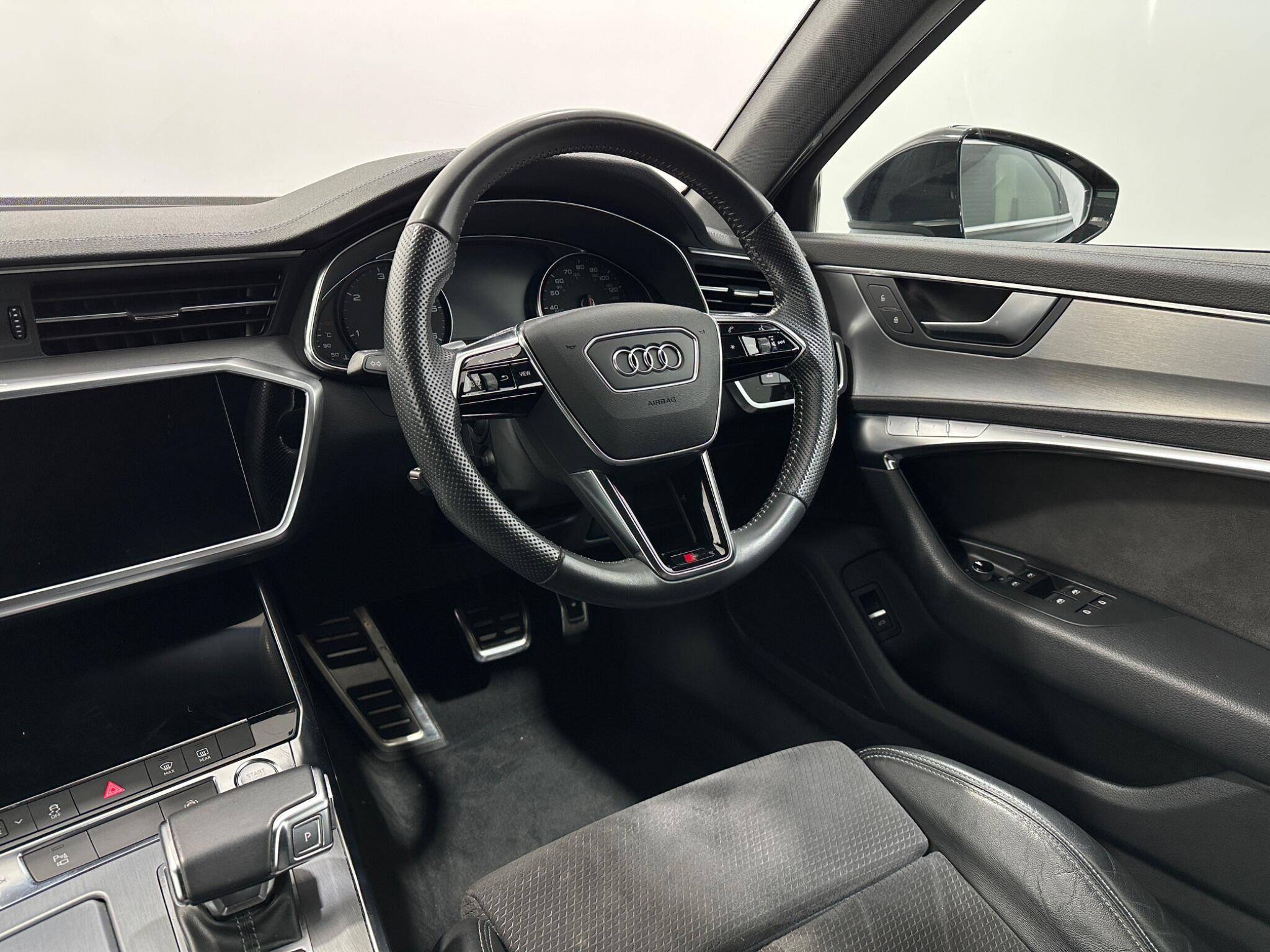 Audi A6 view 12