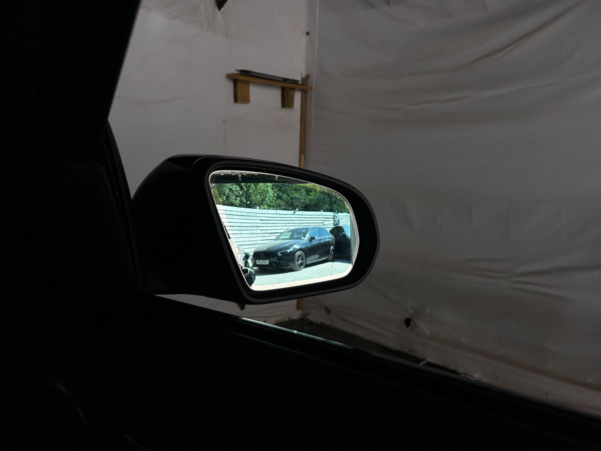 Mercedes-Benz C Class view 60