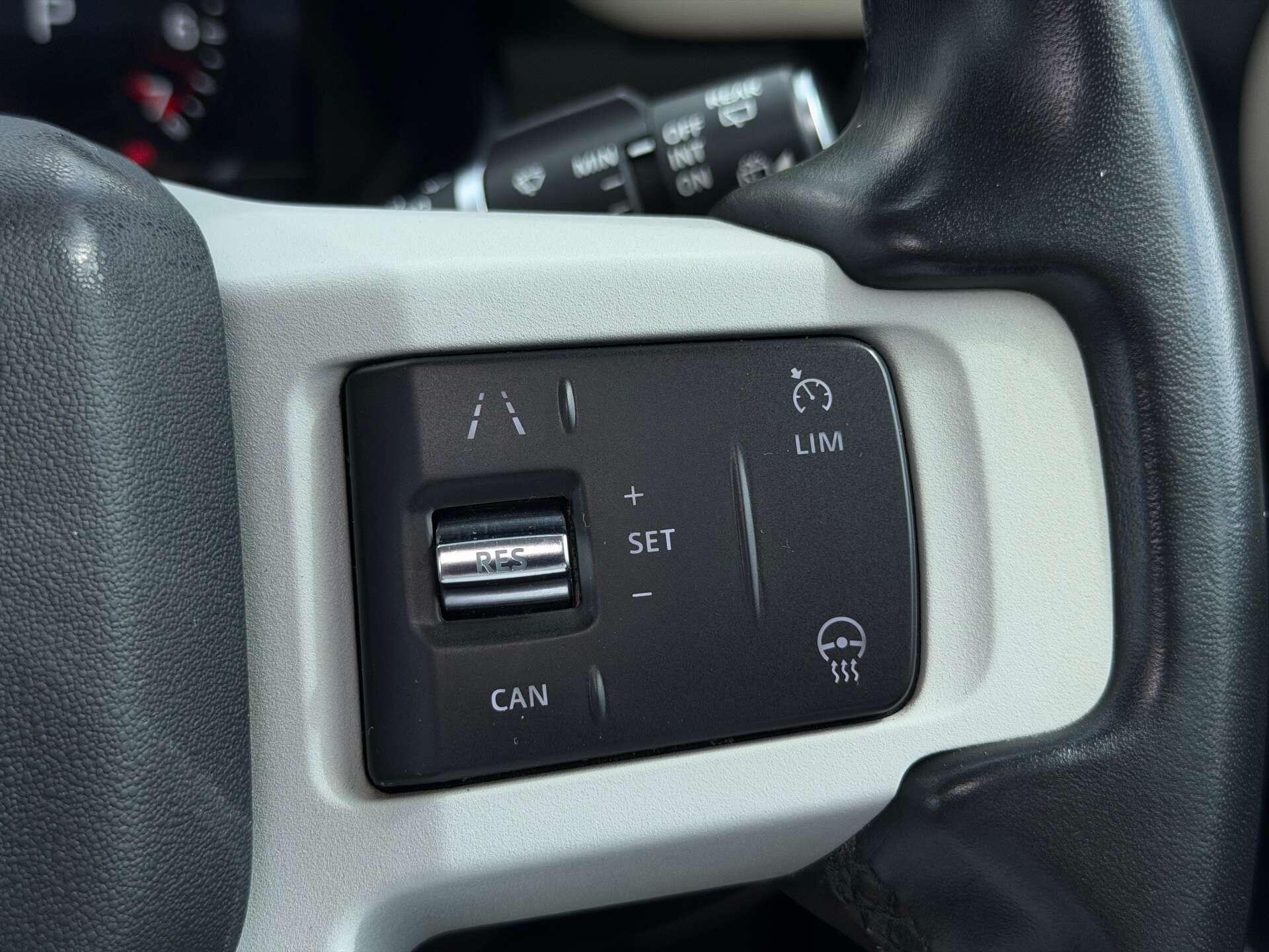 Land Rover Defender view 37