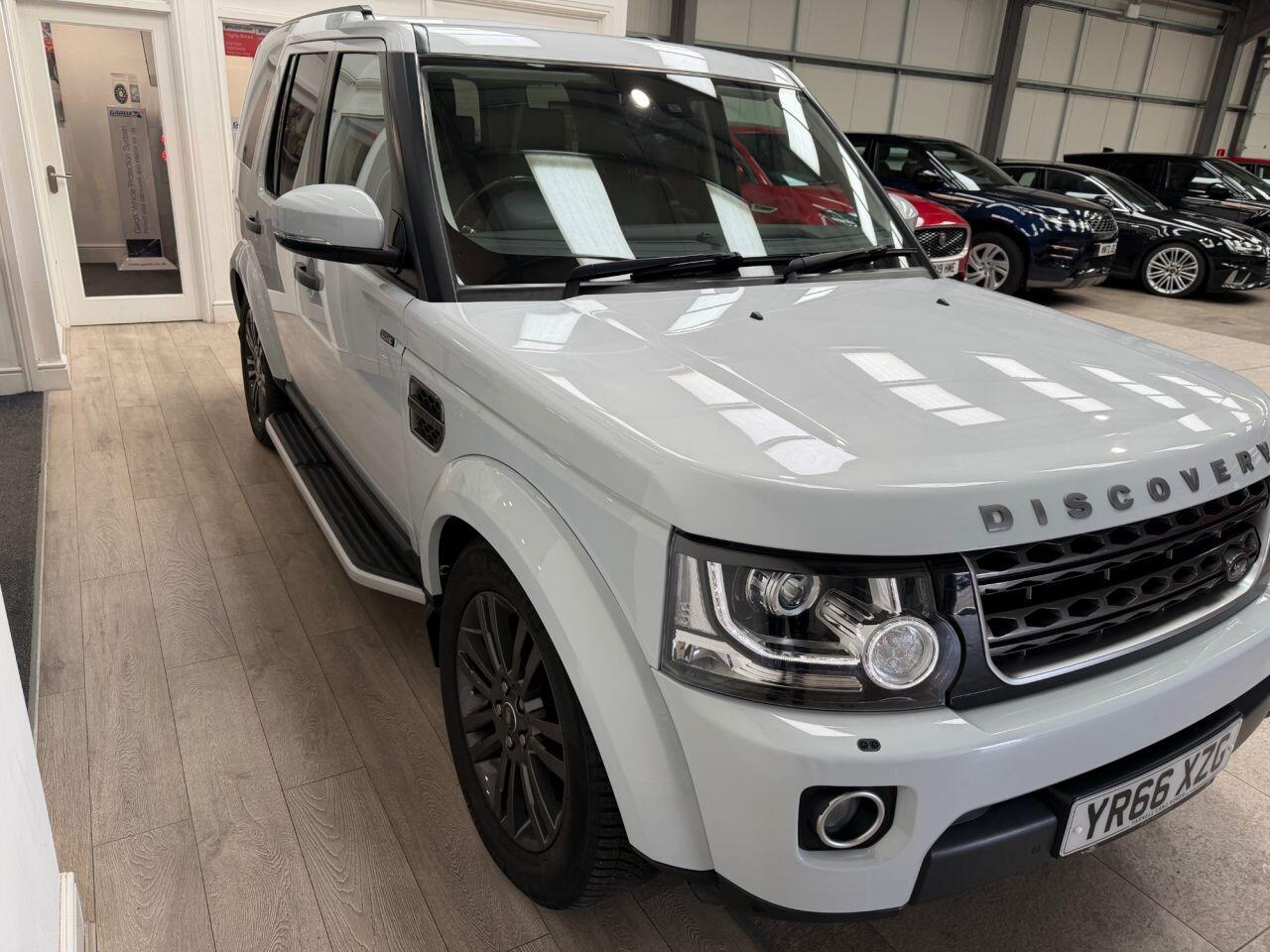 Land Rover Discovery 4 view 39