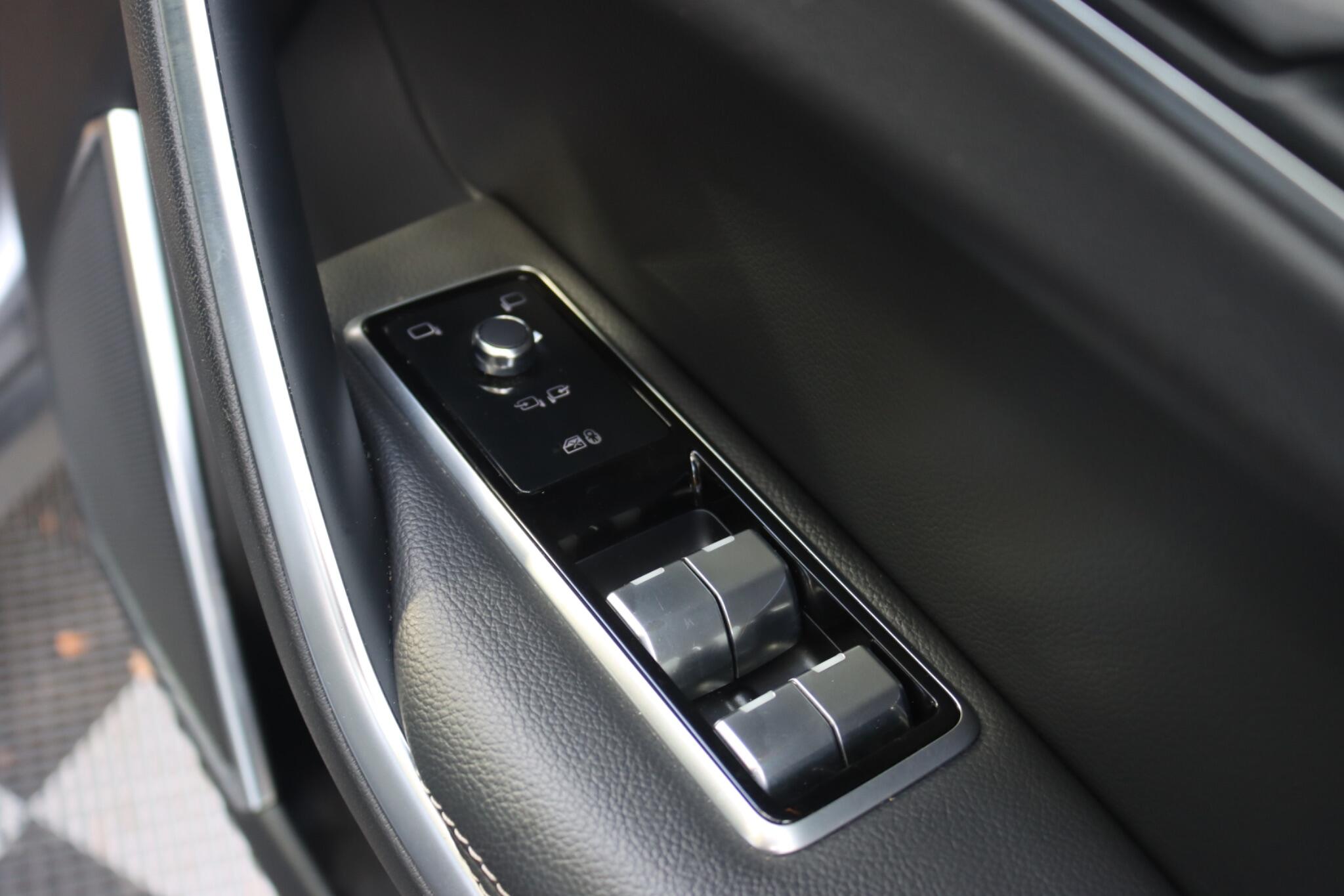 Jaguar F-Pace view 42