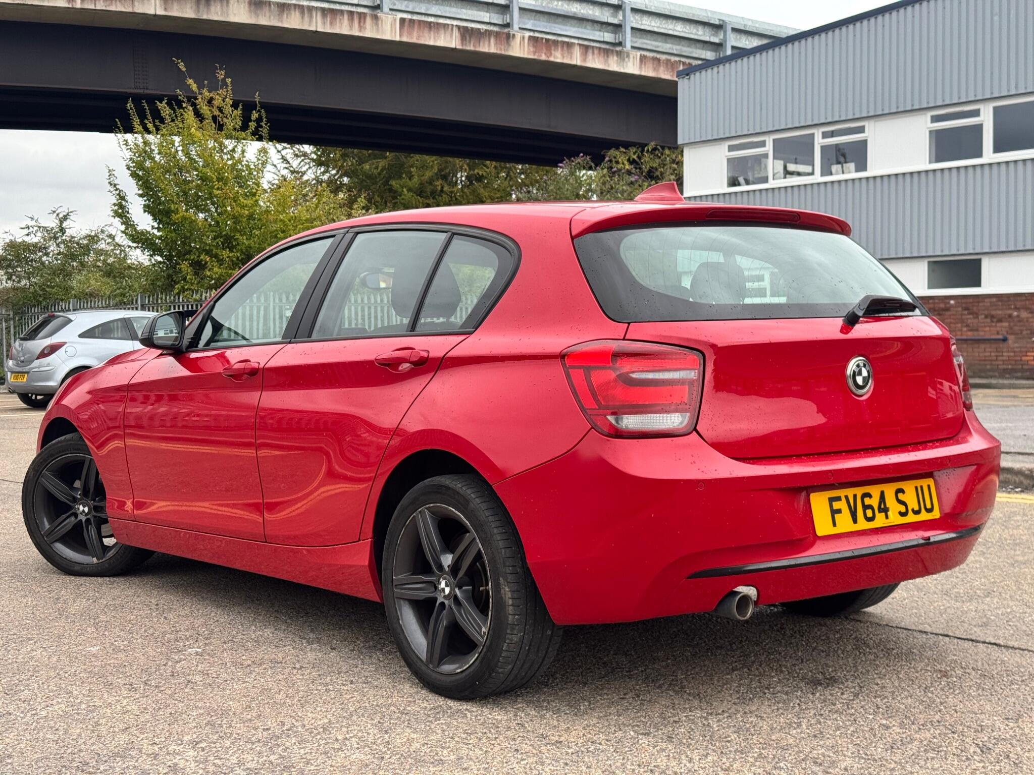 BMW 1 Series view 8