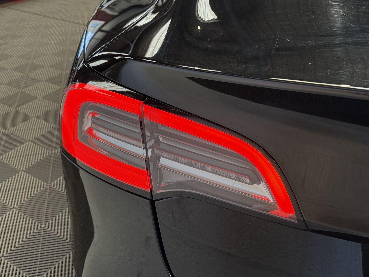 Tesla Model 3 view 28