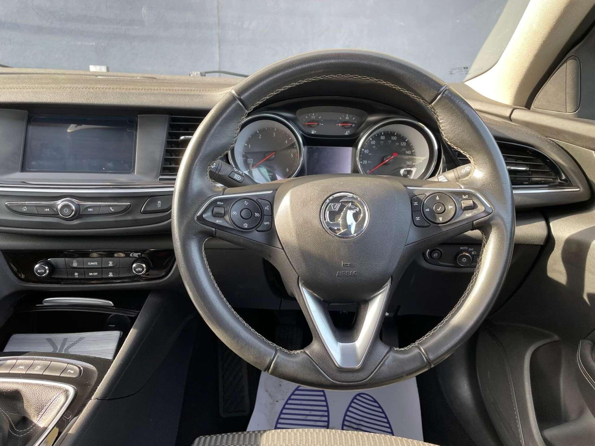 Vauxhall Insignia view 11