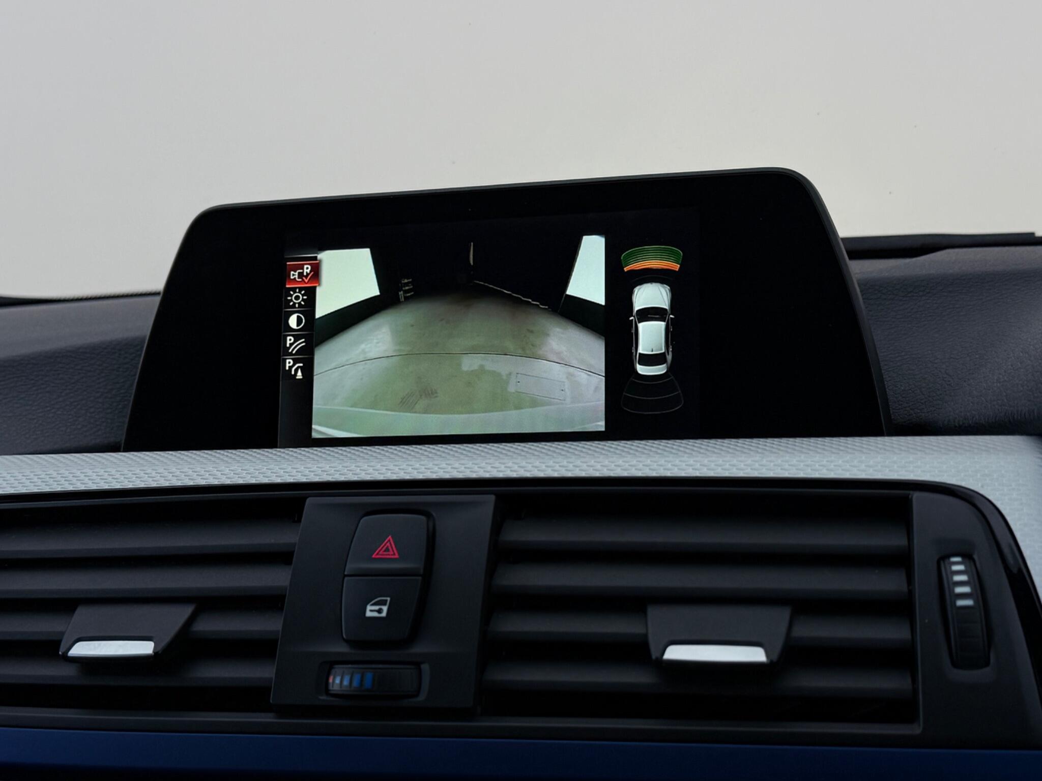 BMW 3 Series view 19