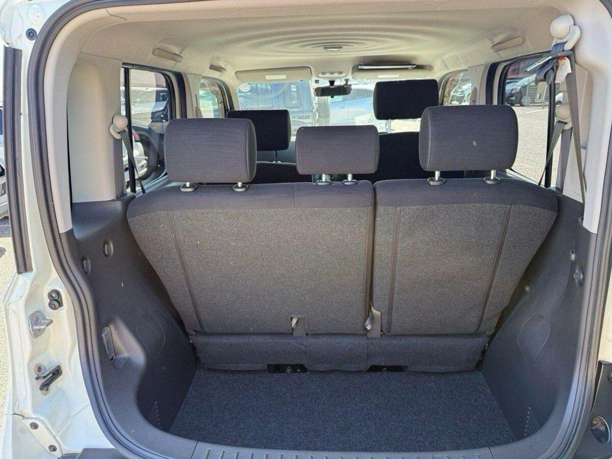Nissan Cube view 18