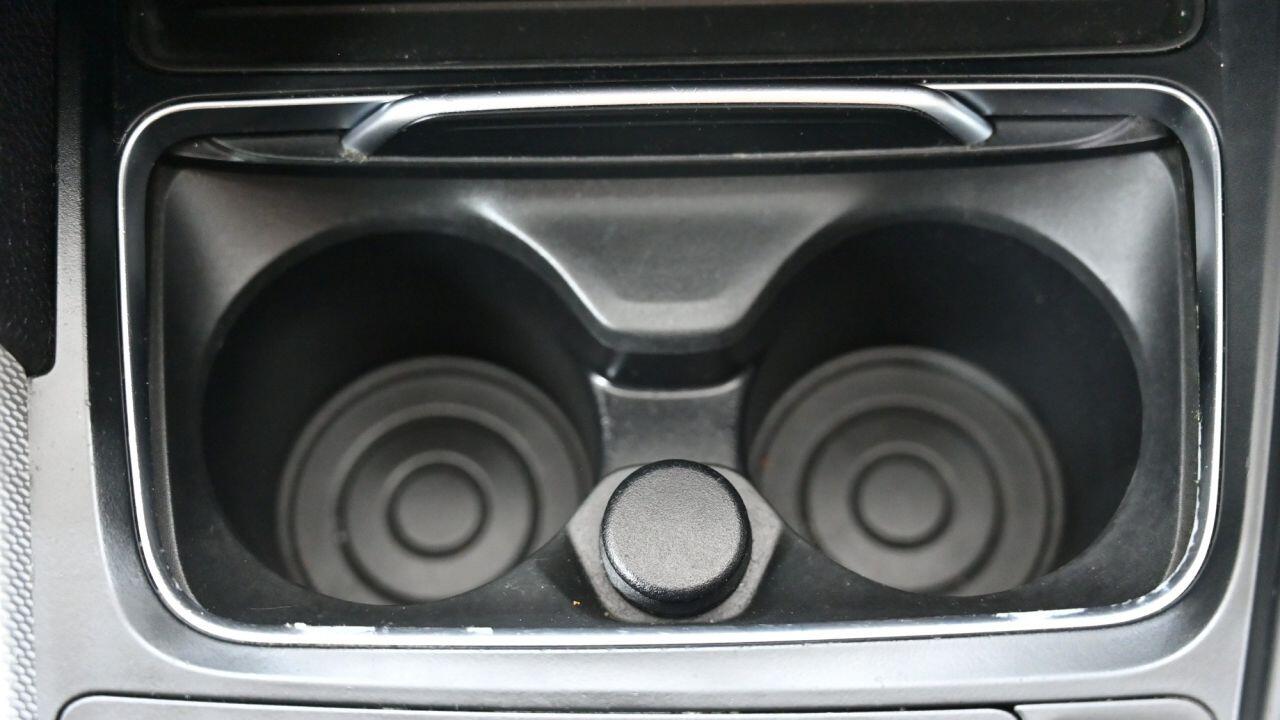 BMW 3 Series view 32