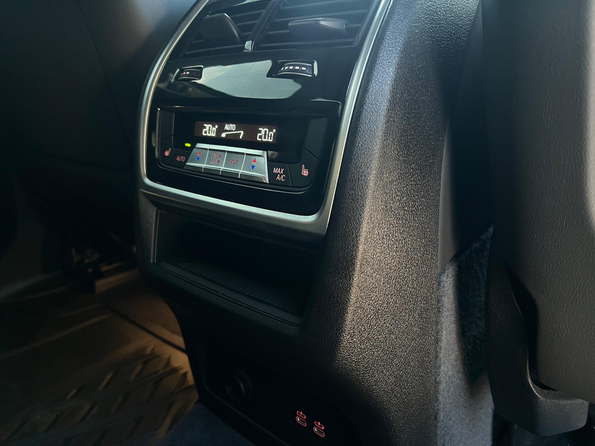 BMW XM view 43