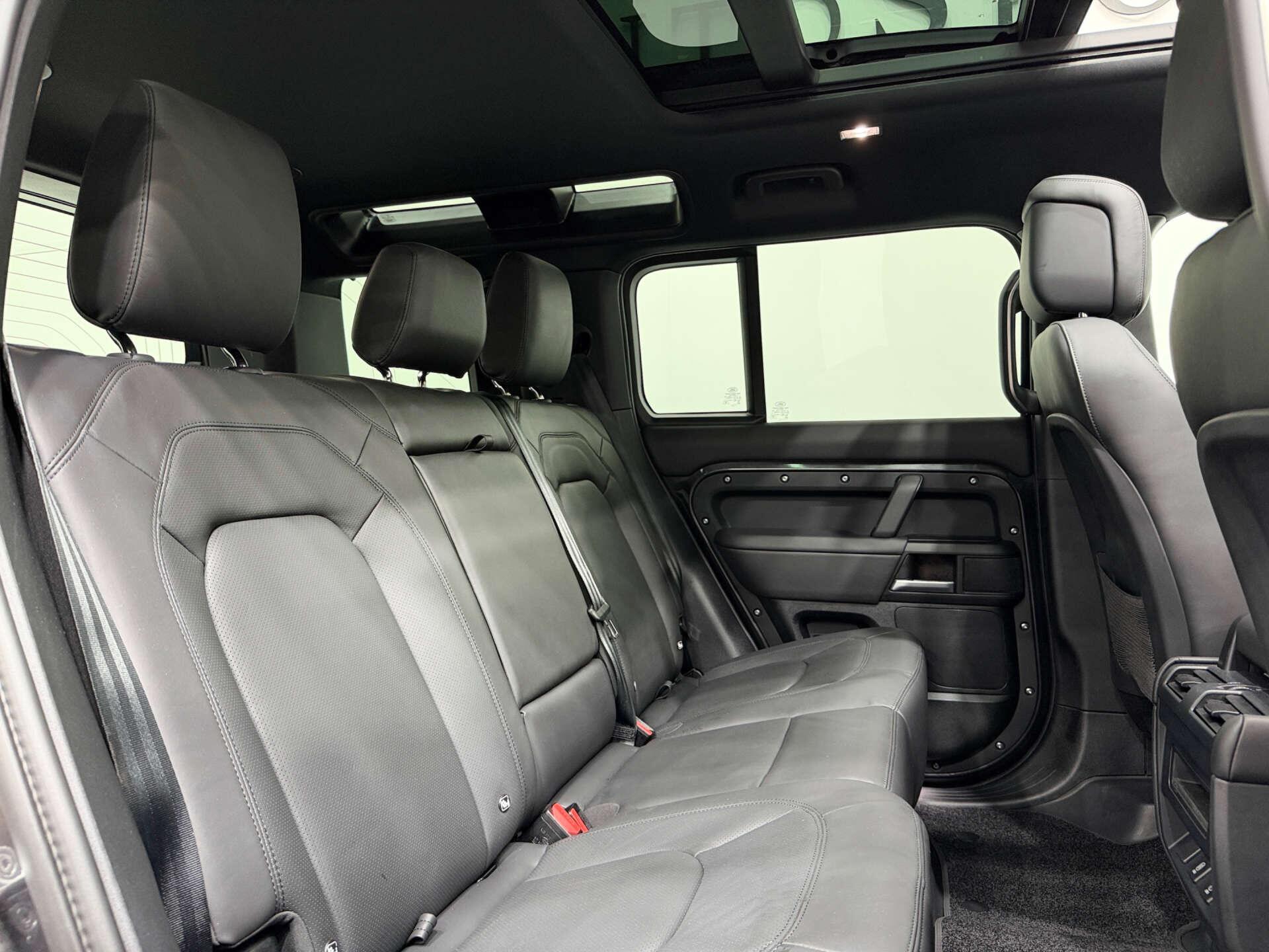 Land Rover Defender view 13