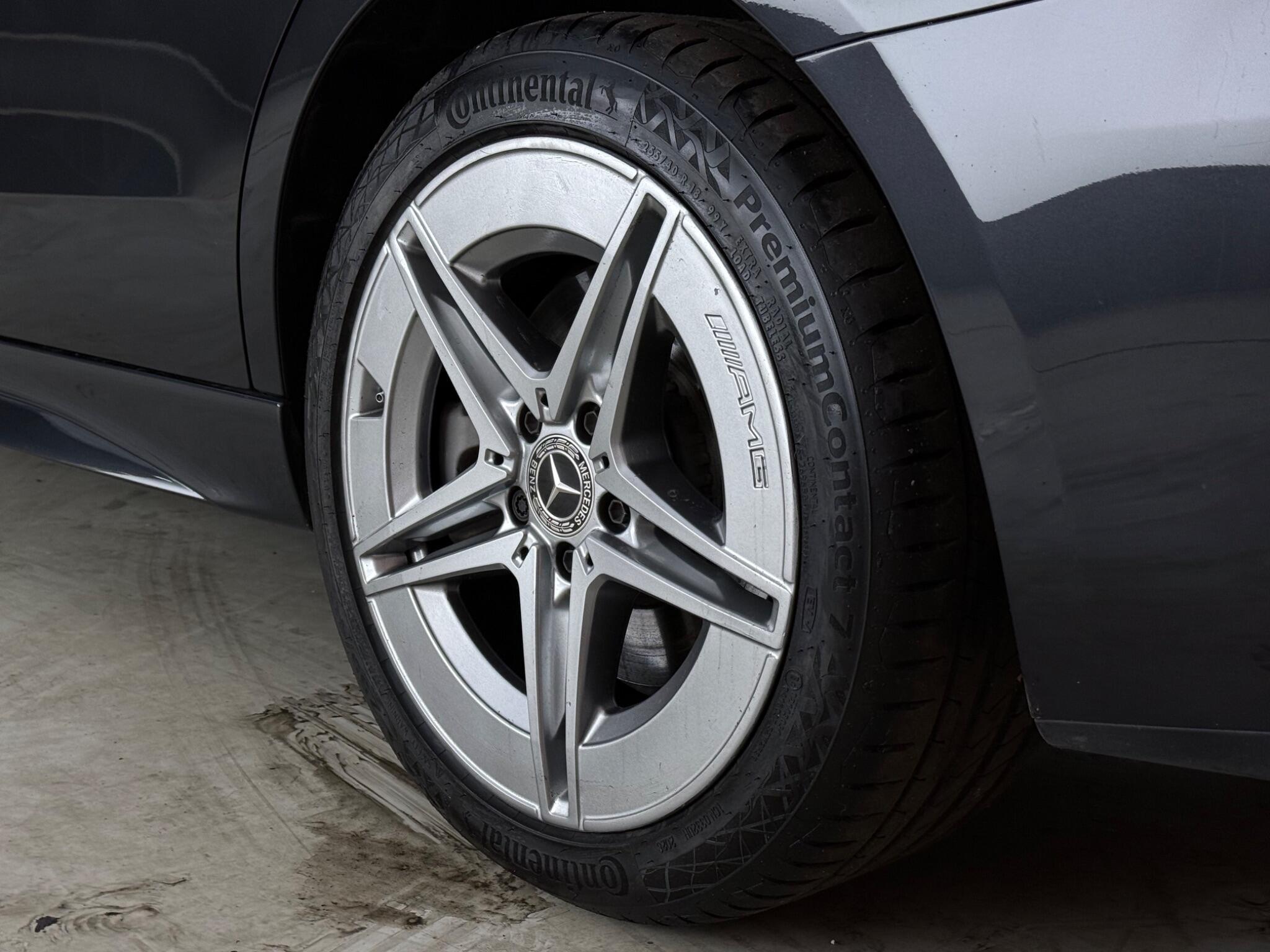 Mercedes-Benz C-Class view 9