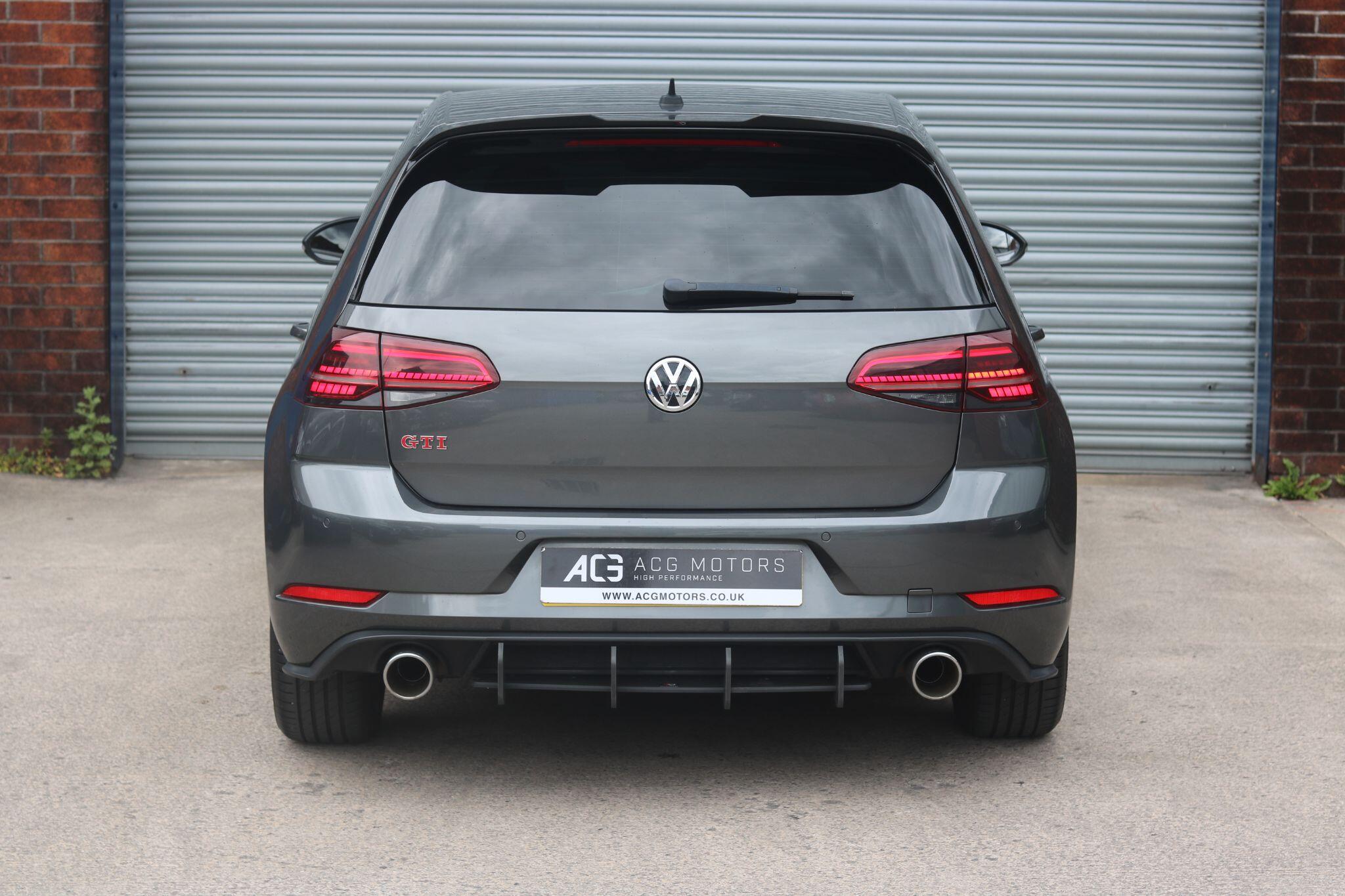 Volkswagen Golf view 4