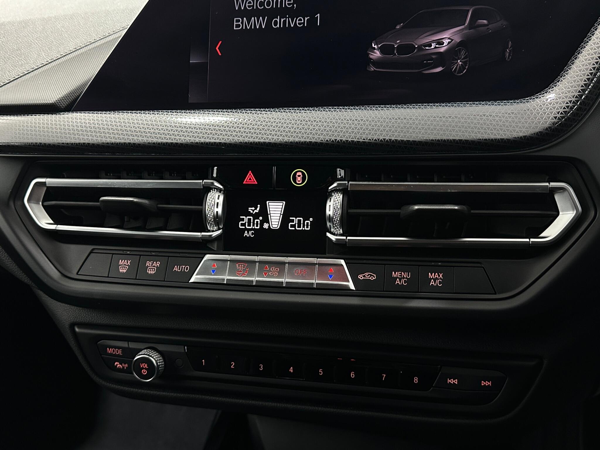 BMW 1 Series view 22
