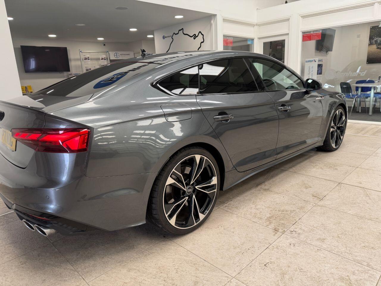 Audi S5 view 25