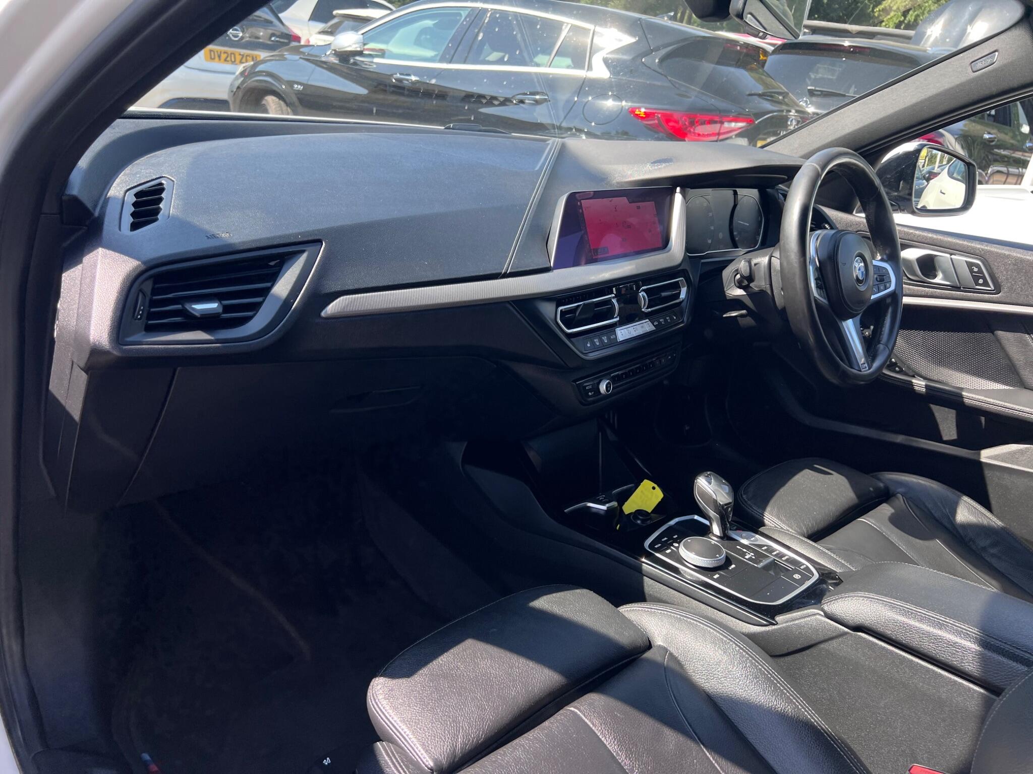 BMW 1 Series view 35