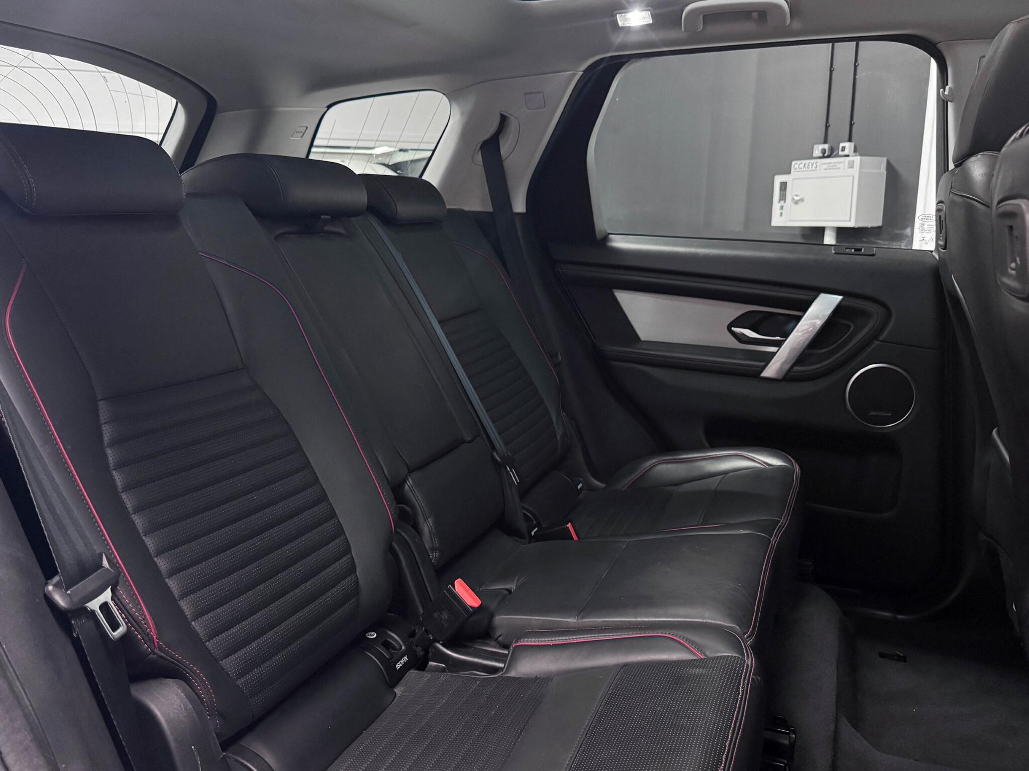 Land Rover Discovery Sport view 12