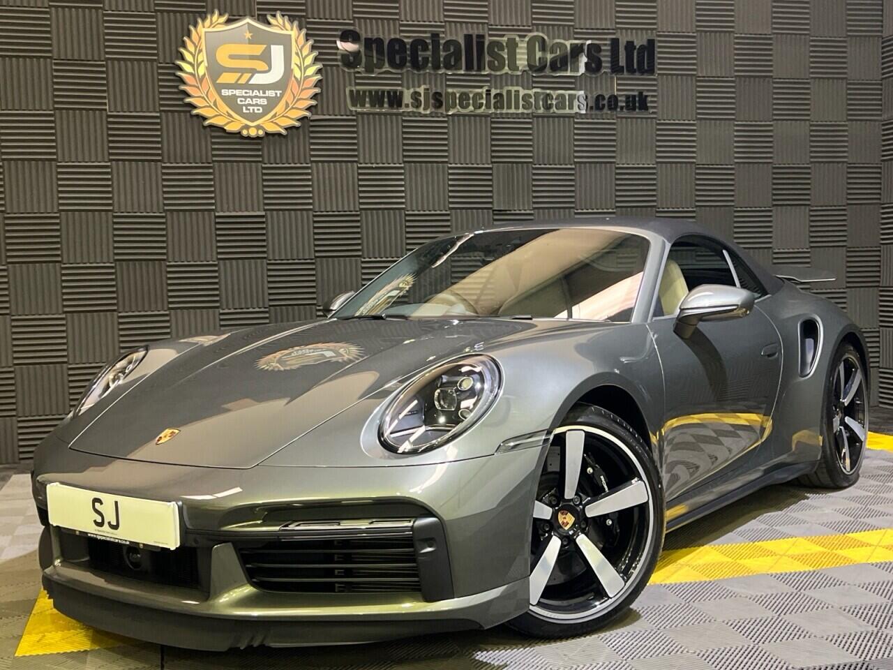 Porsche 911 view 8
