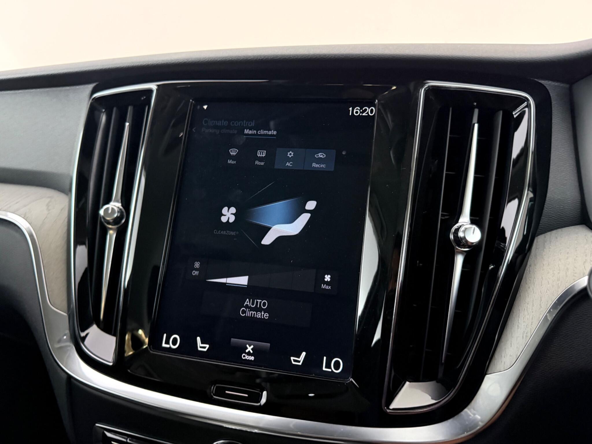Volvo S60 view 25
